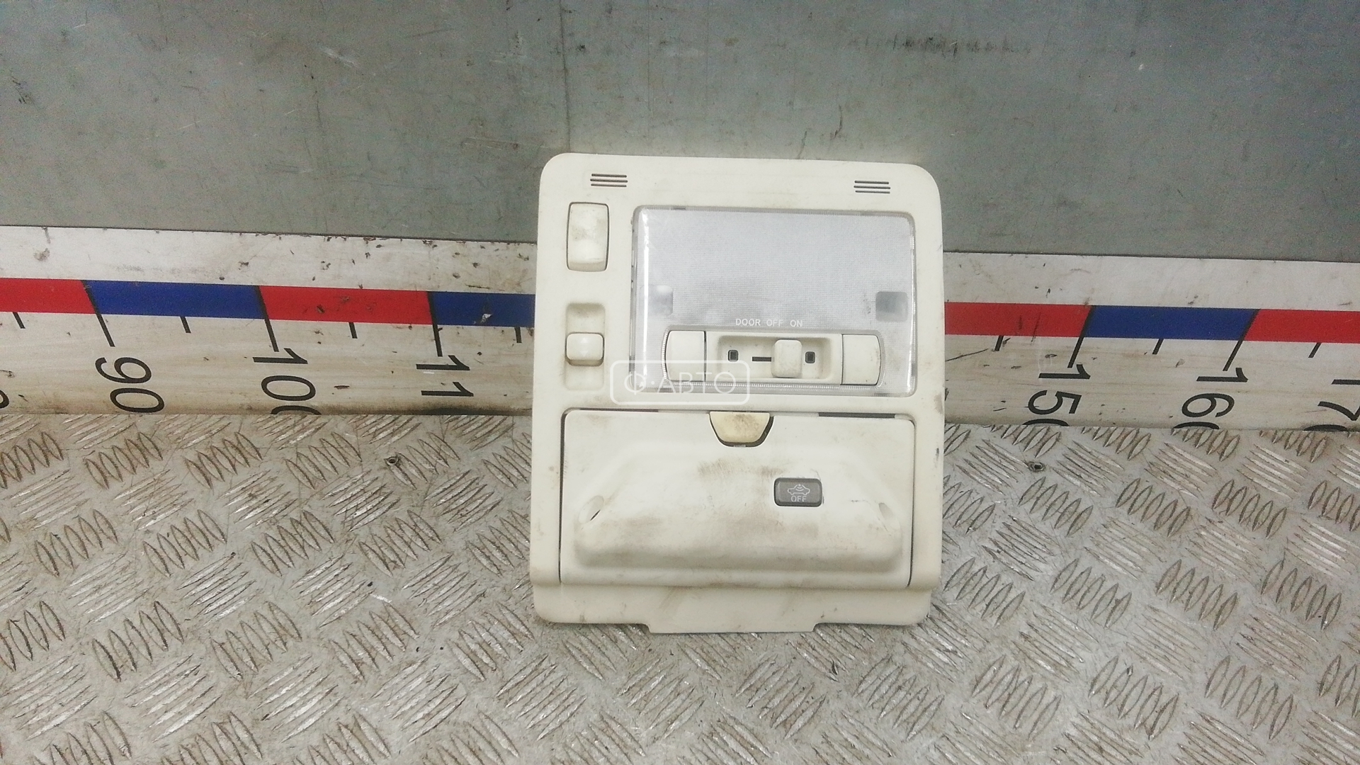 Фонарь освещения салона