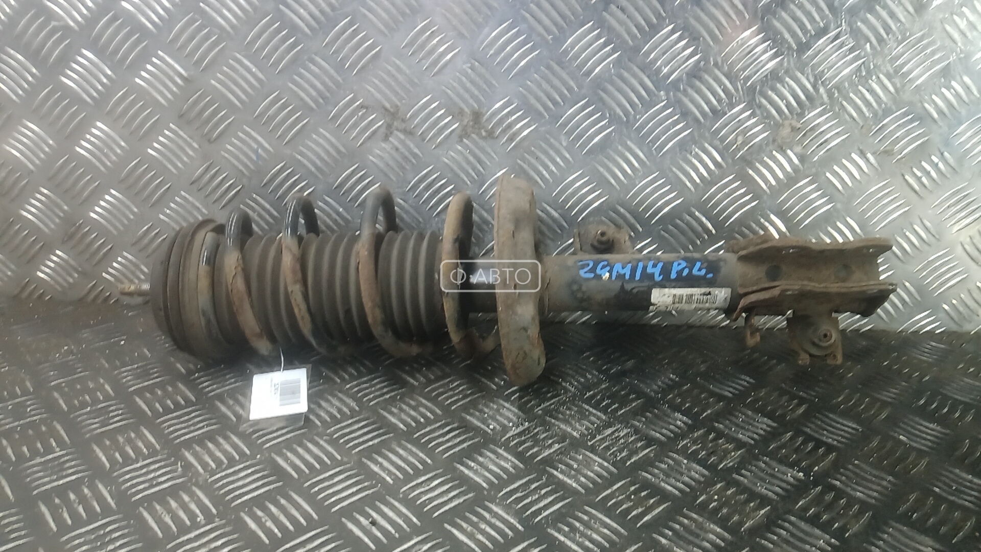 Стойка передняя левая