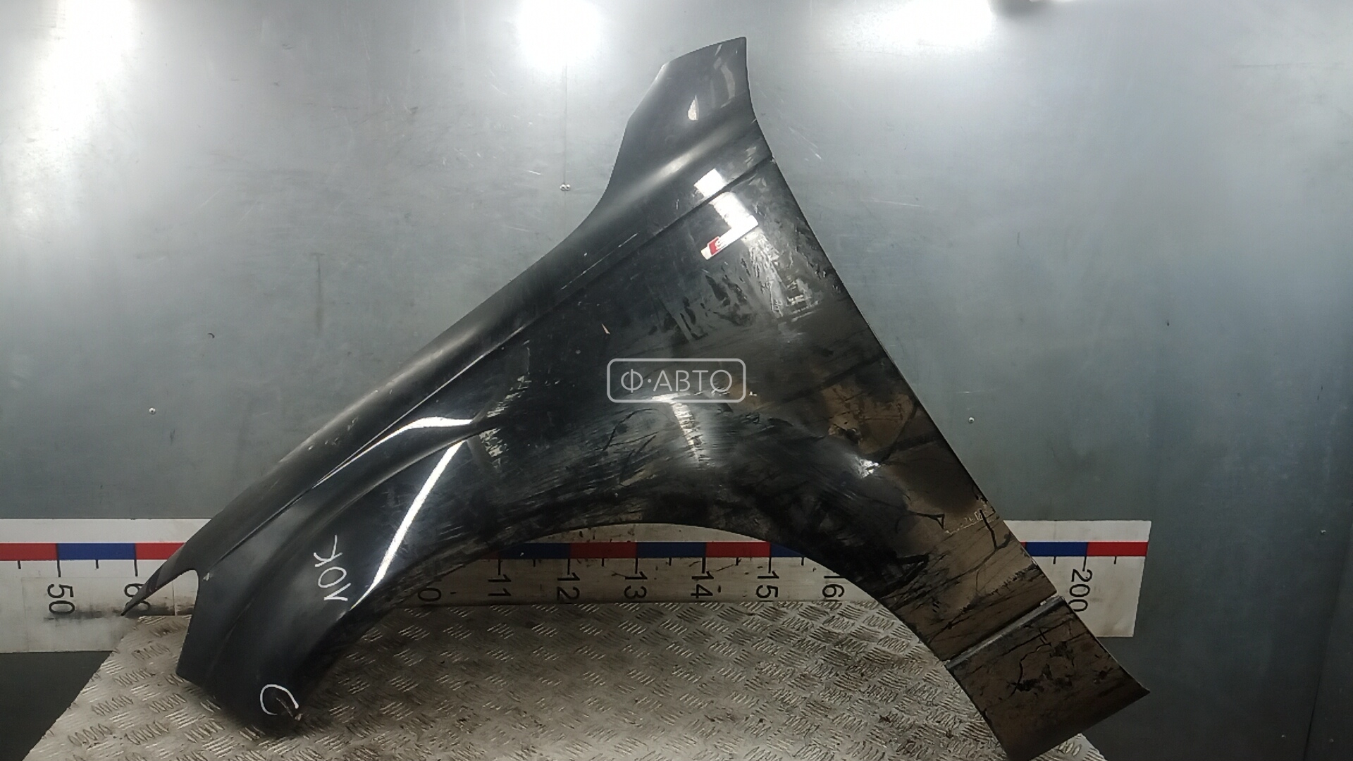 Крыло переднее левое