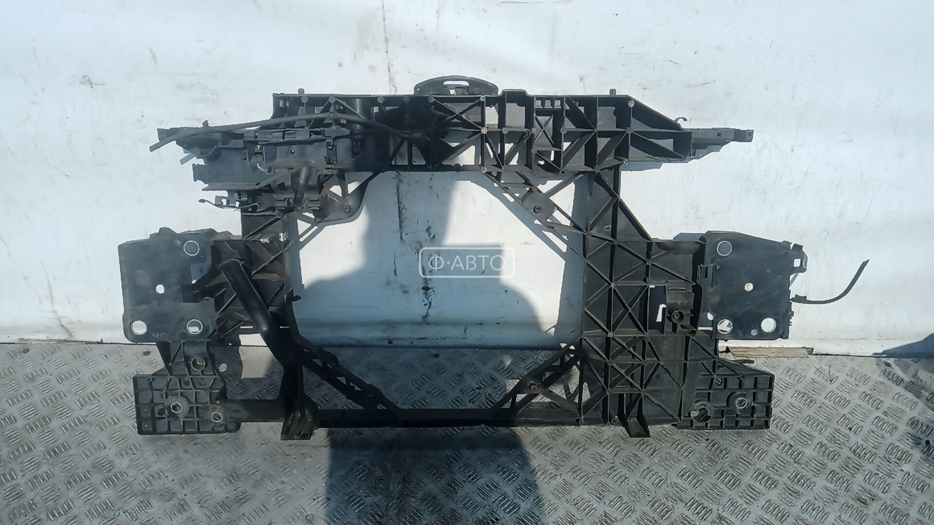 Передняя панель крепления облицовки (телевизор)