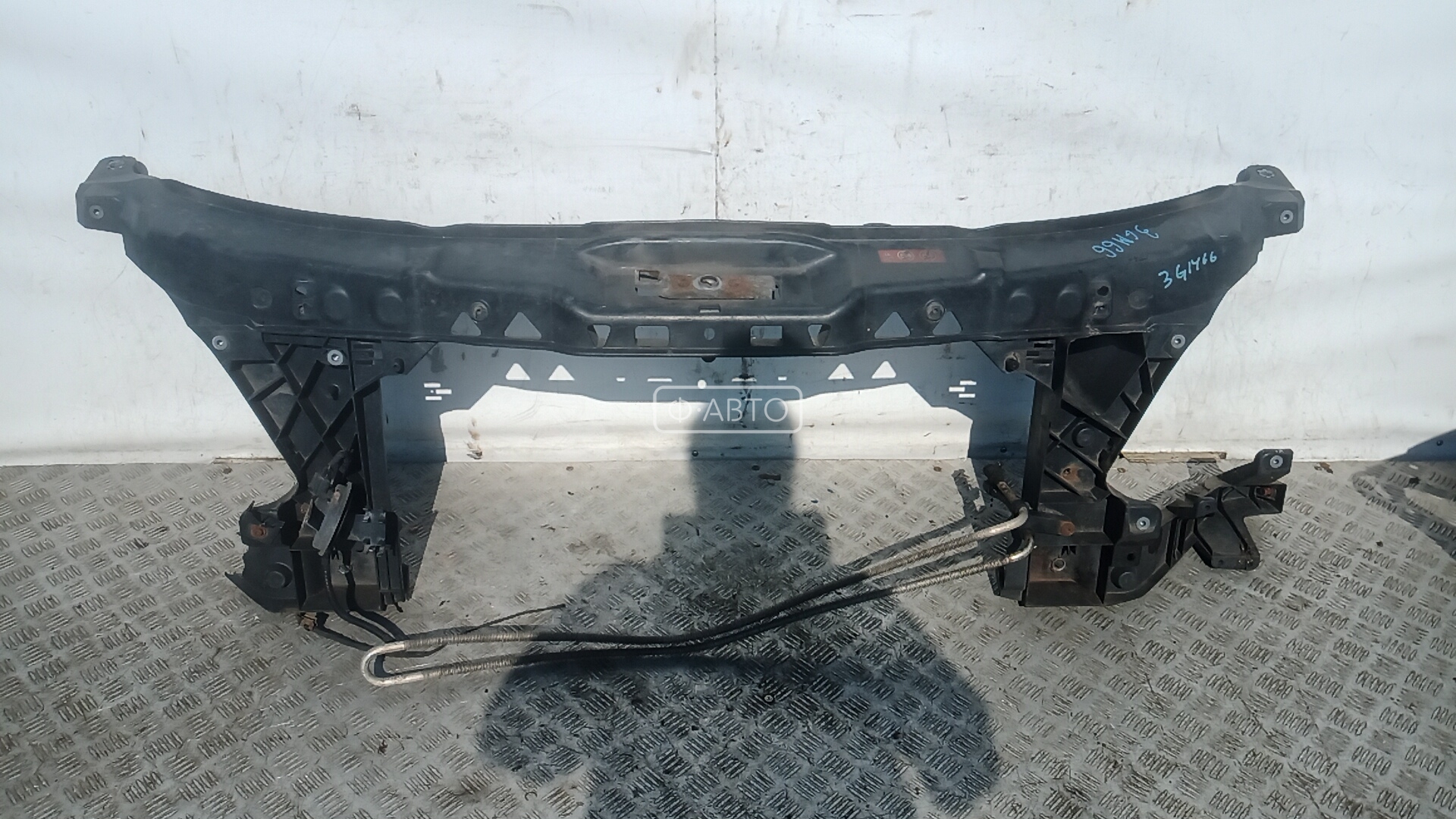 Передняя панель крепления облицовки (телевизор)