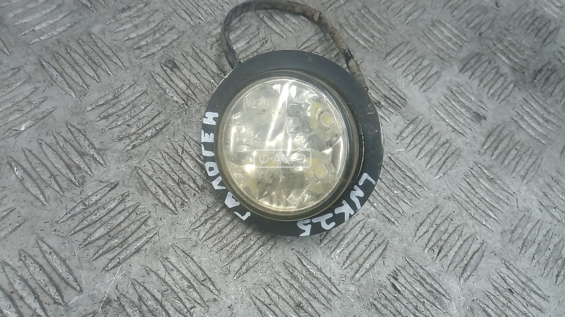 Фара галогенная левая передняя