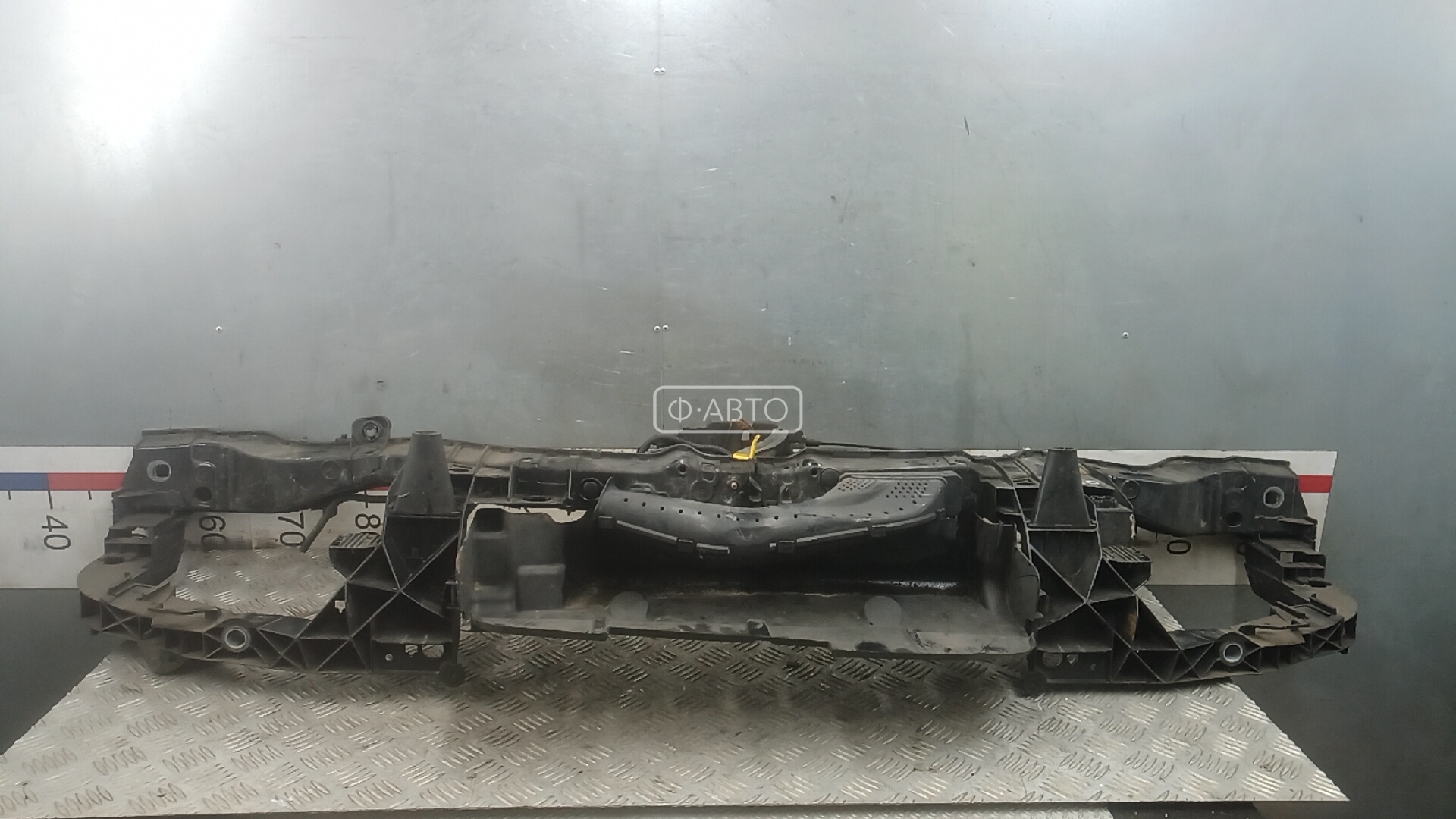 Передняя панель крепления облицовки (телевизор)