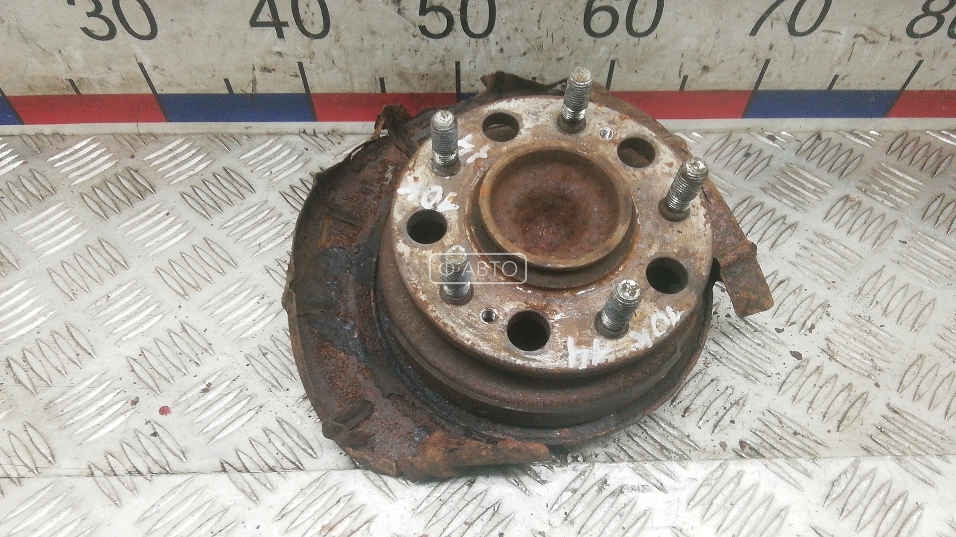 Ступица задняя левая