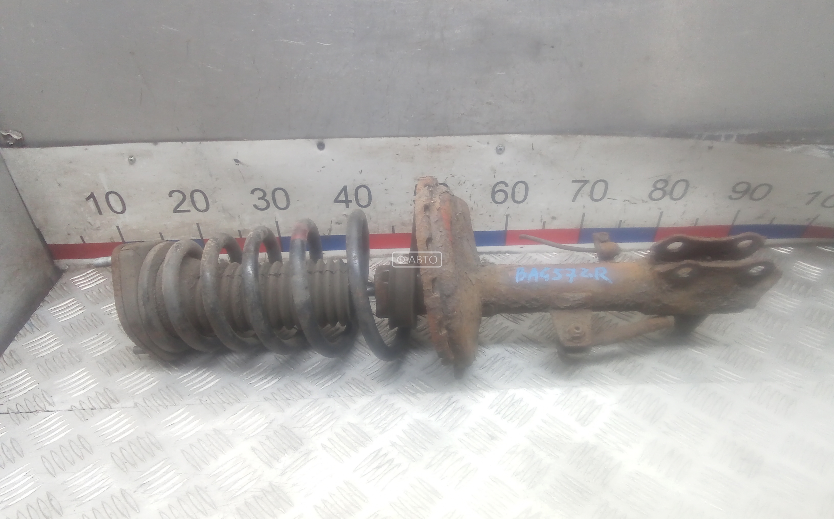 Стойка задняя правая