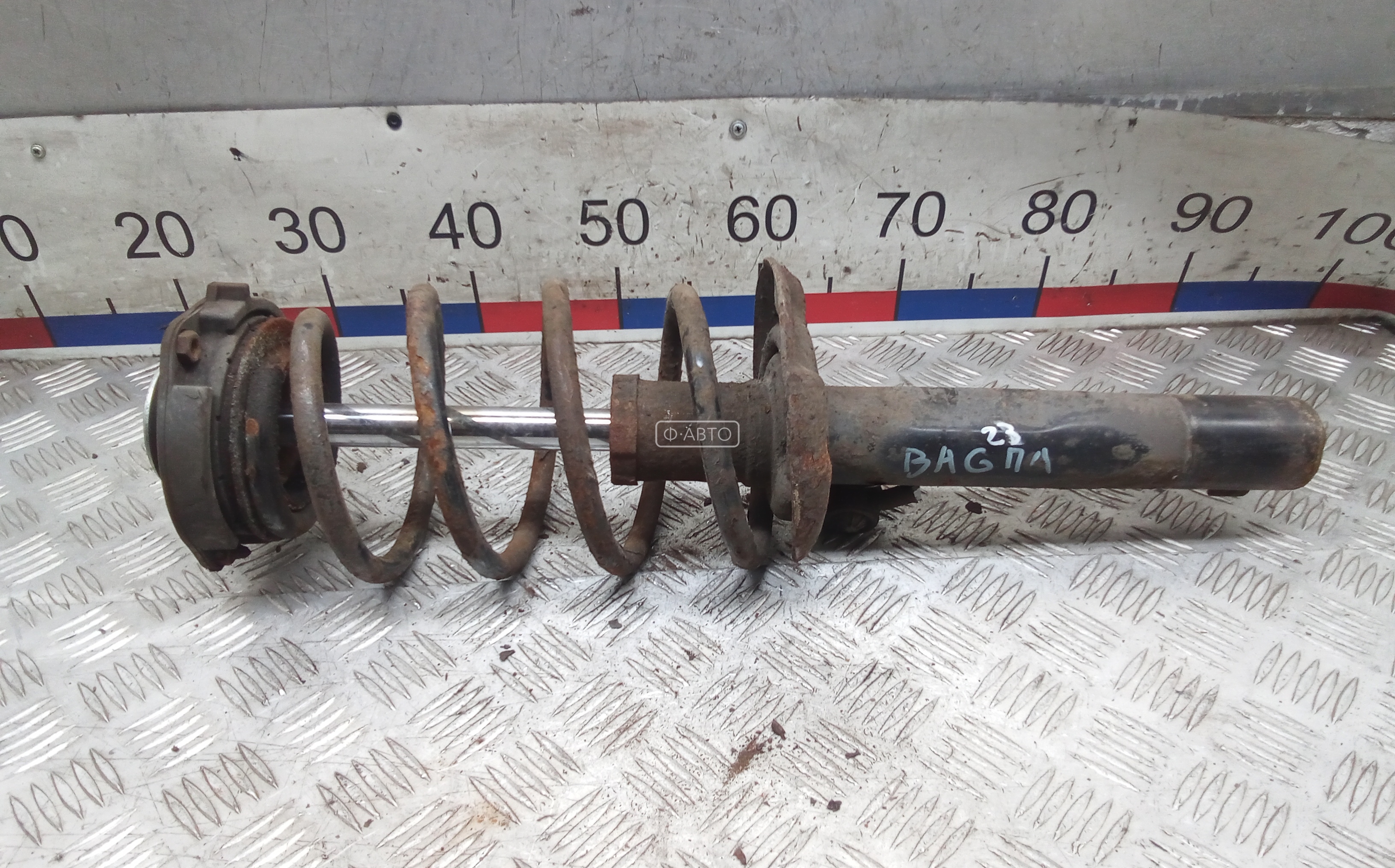 Стойка передняя левая