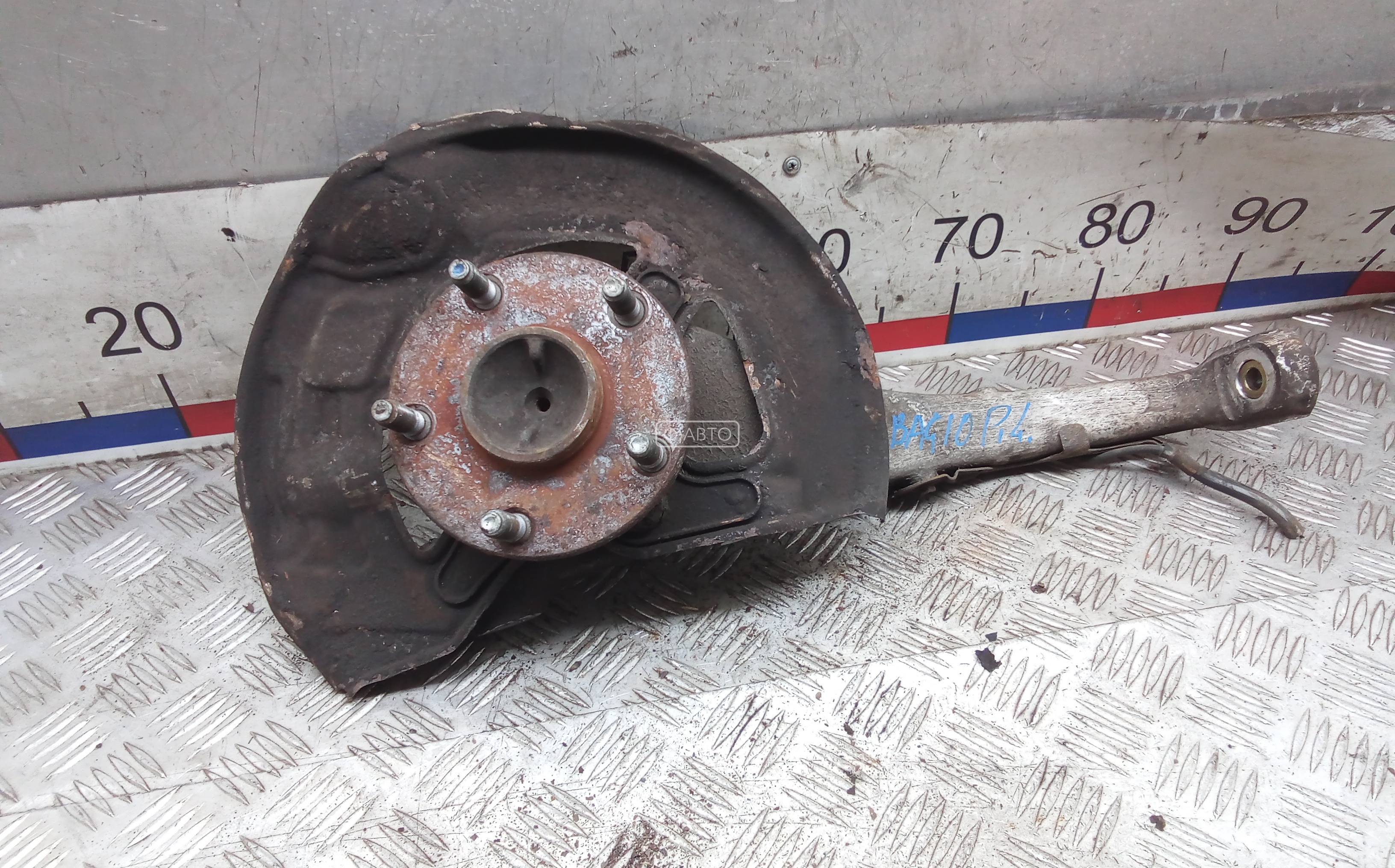 Ступица передняя левая