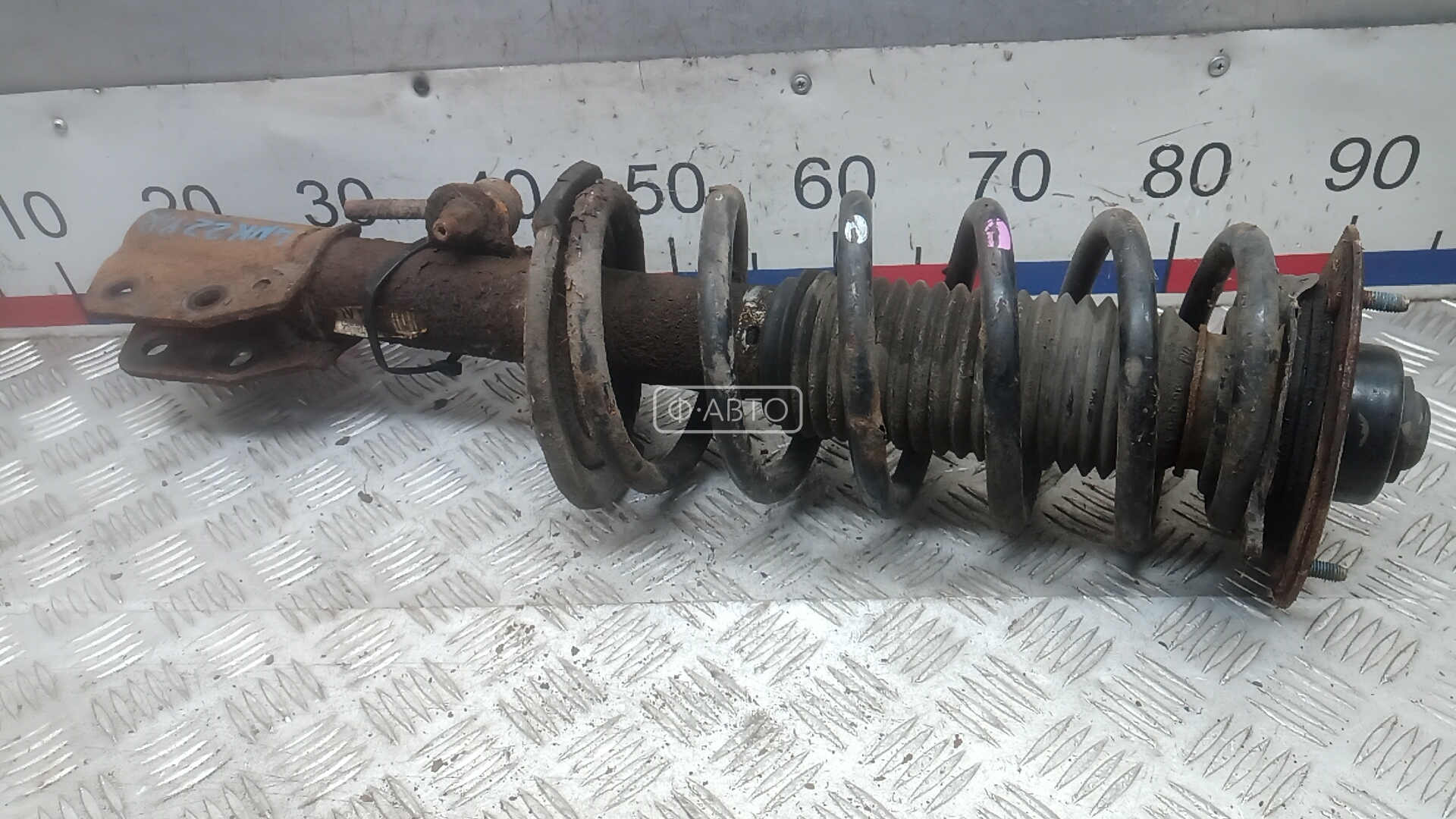 Стойка передняя правая