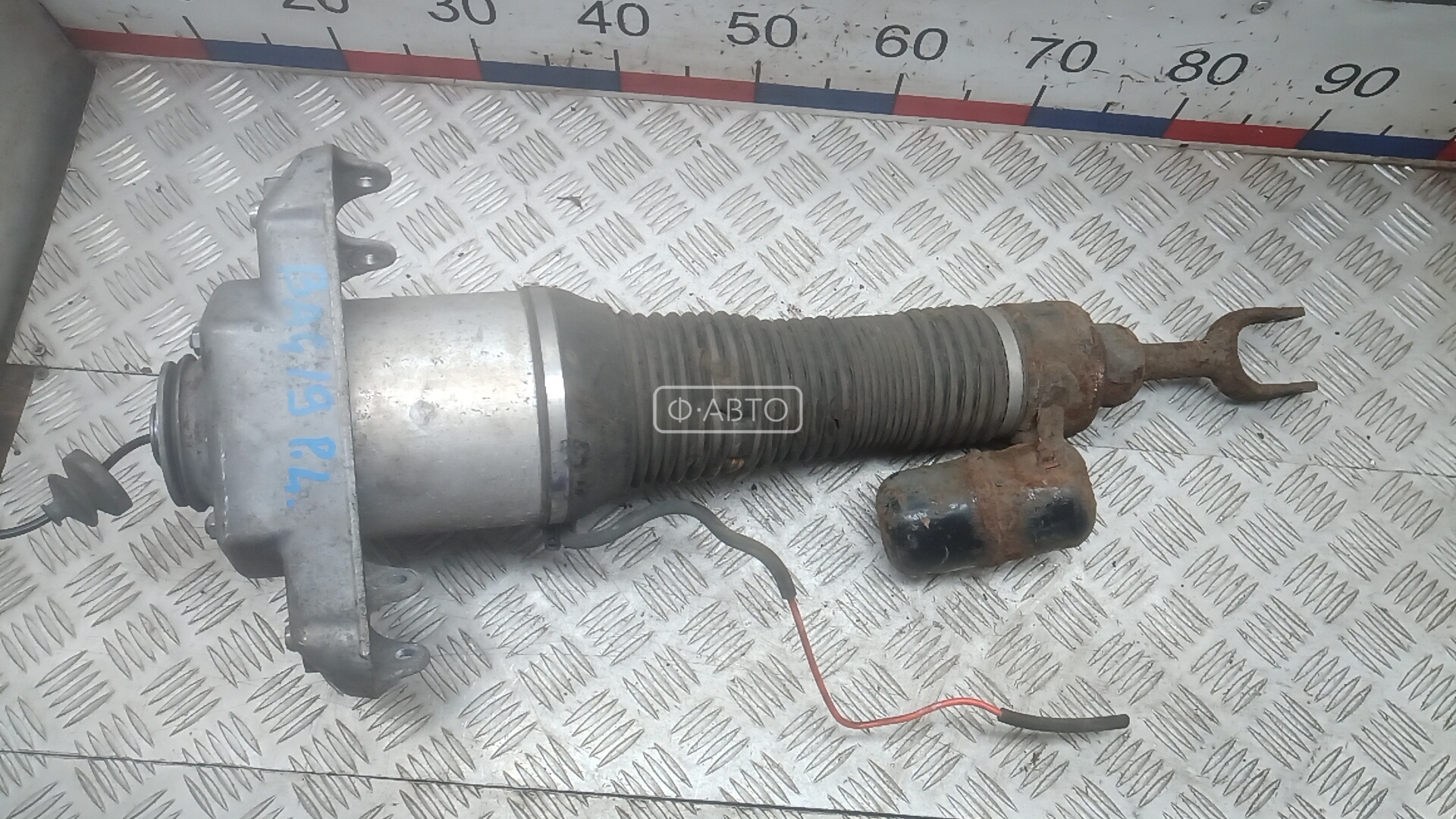 Стойка передняя левая