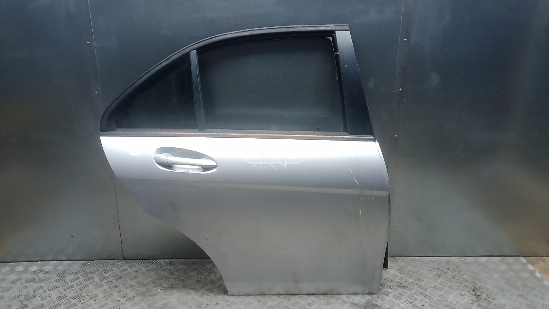 Дверь задняя правая