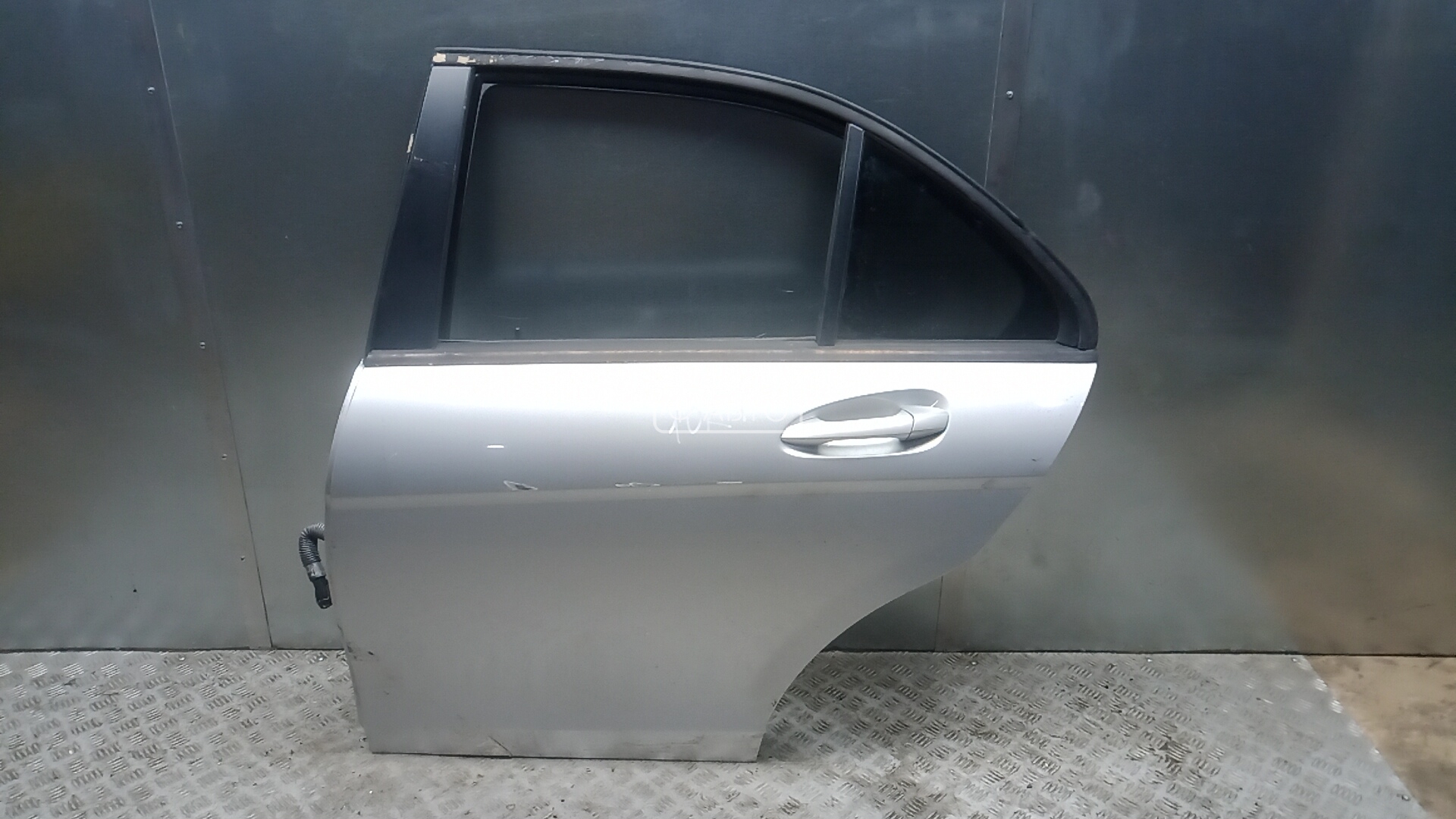 Дверь задняя левая