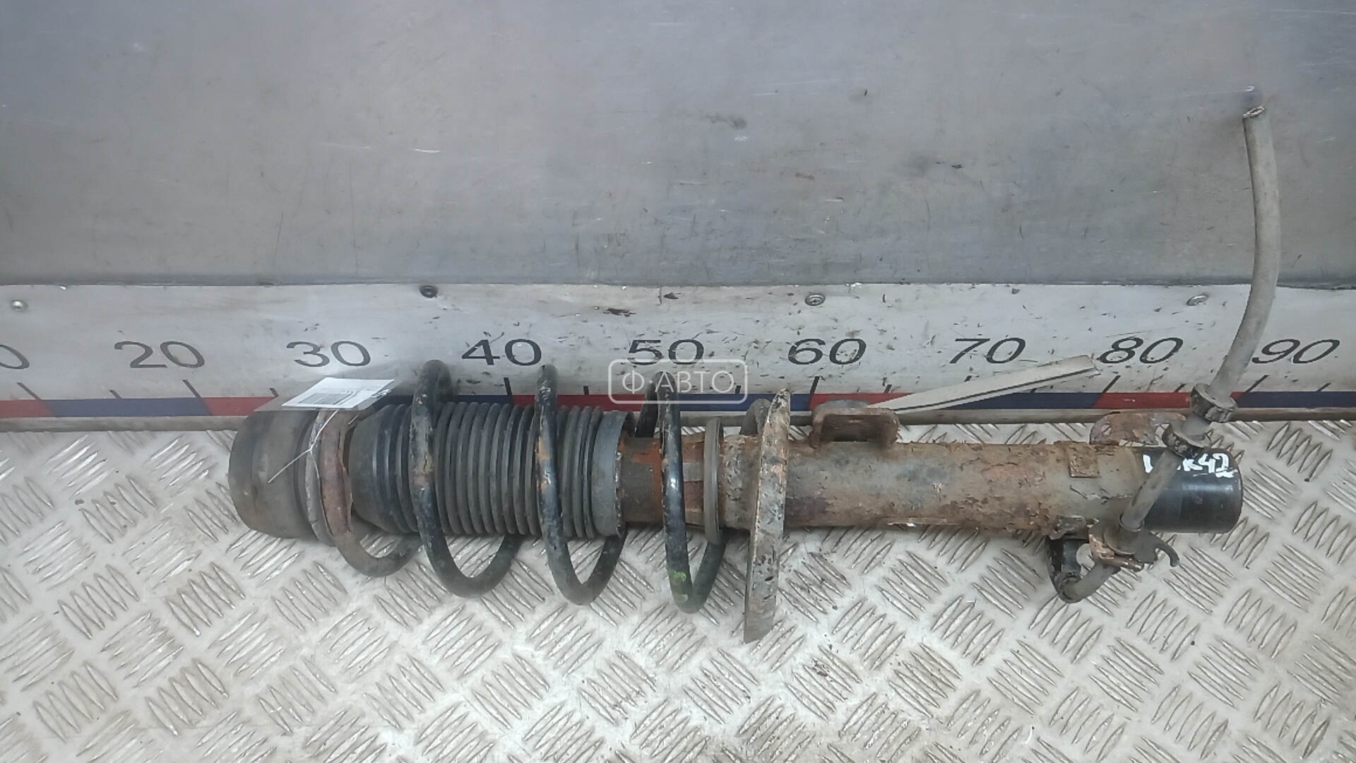 Стойка передняя левая