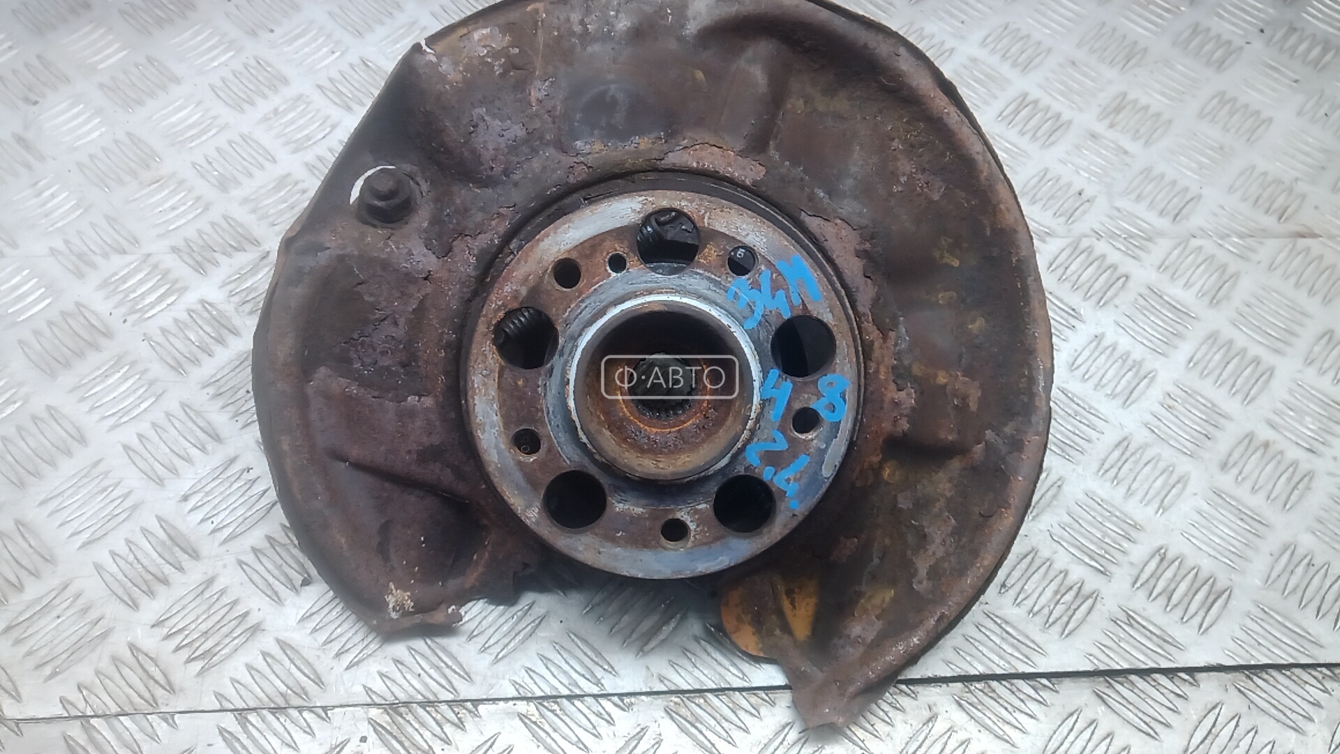 Ступица задняя левая