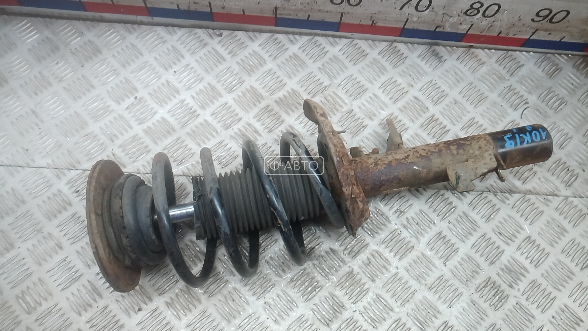 Стойка передняя левая