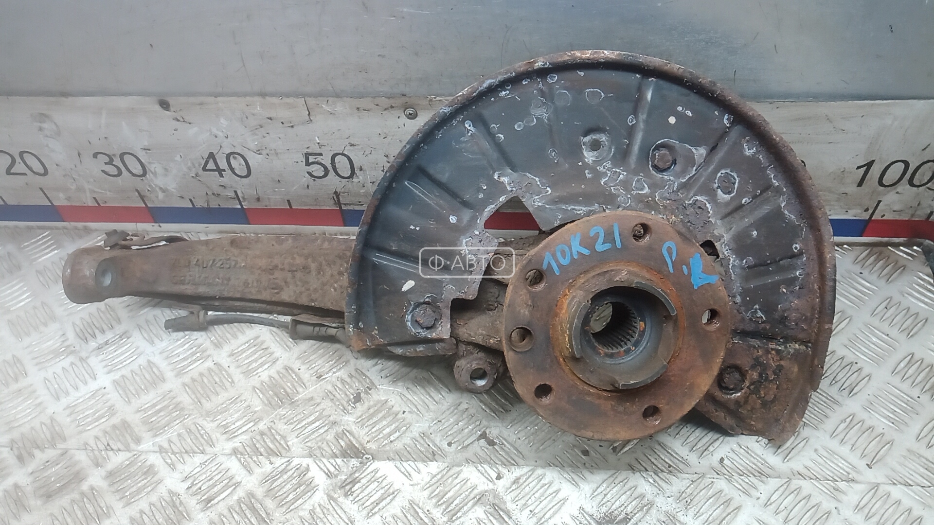 Ступица передняя левая