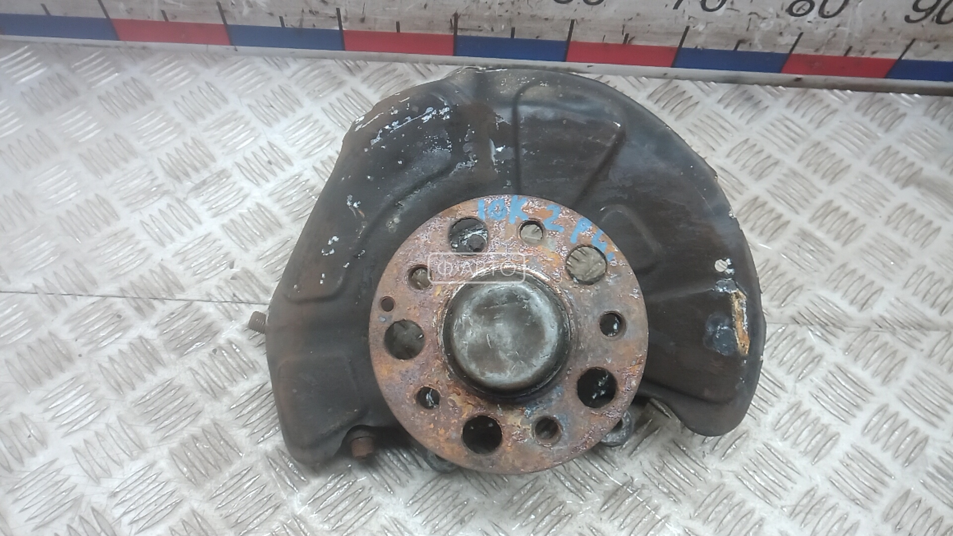 Ступица передняя левая