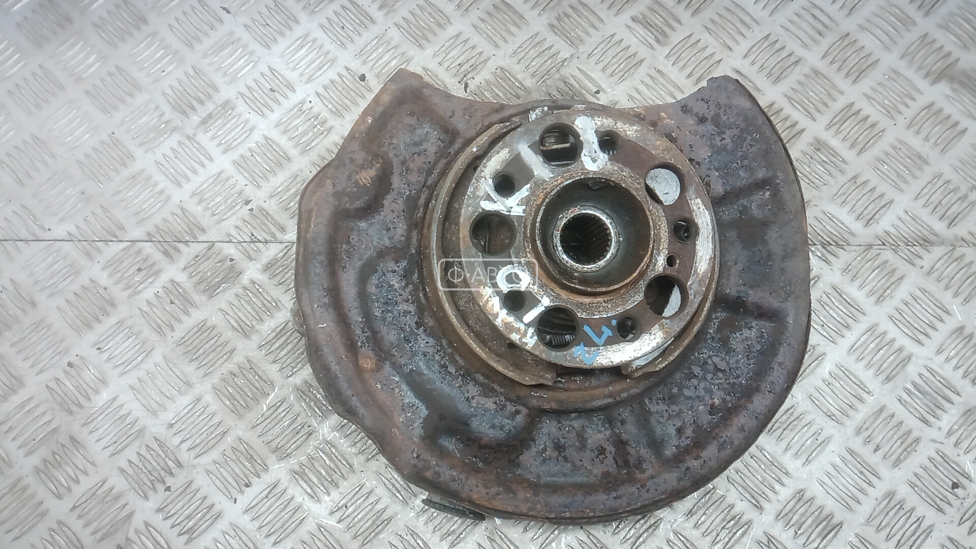 Ступица задняя левая