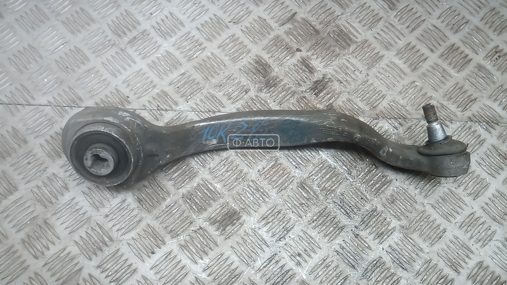Рычаг передний нижний левый
