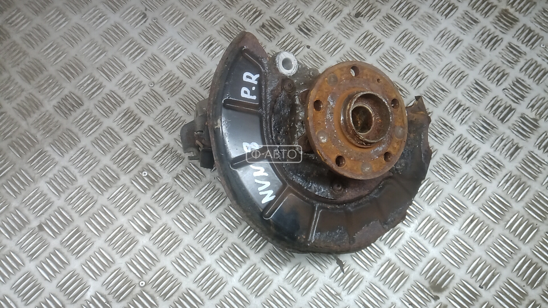 Ступица передняя правая