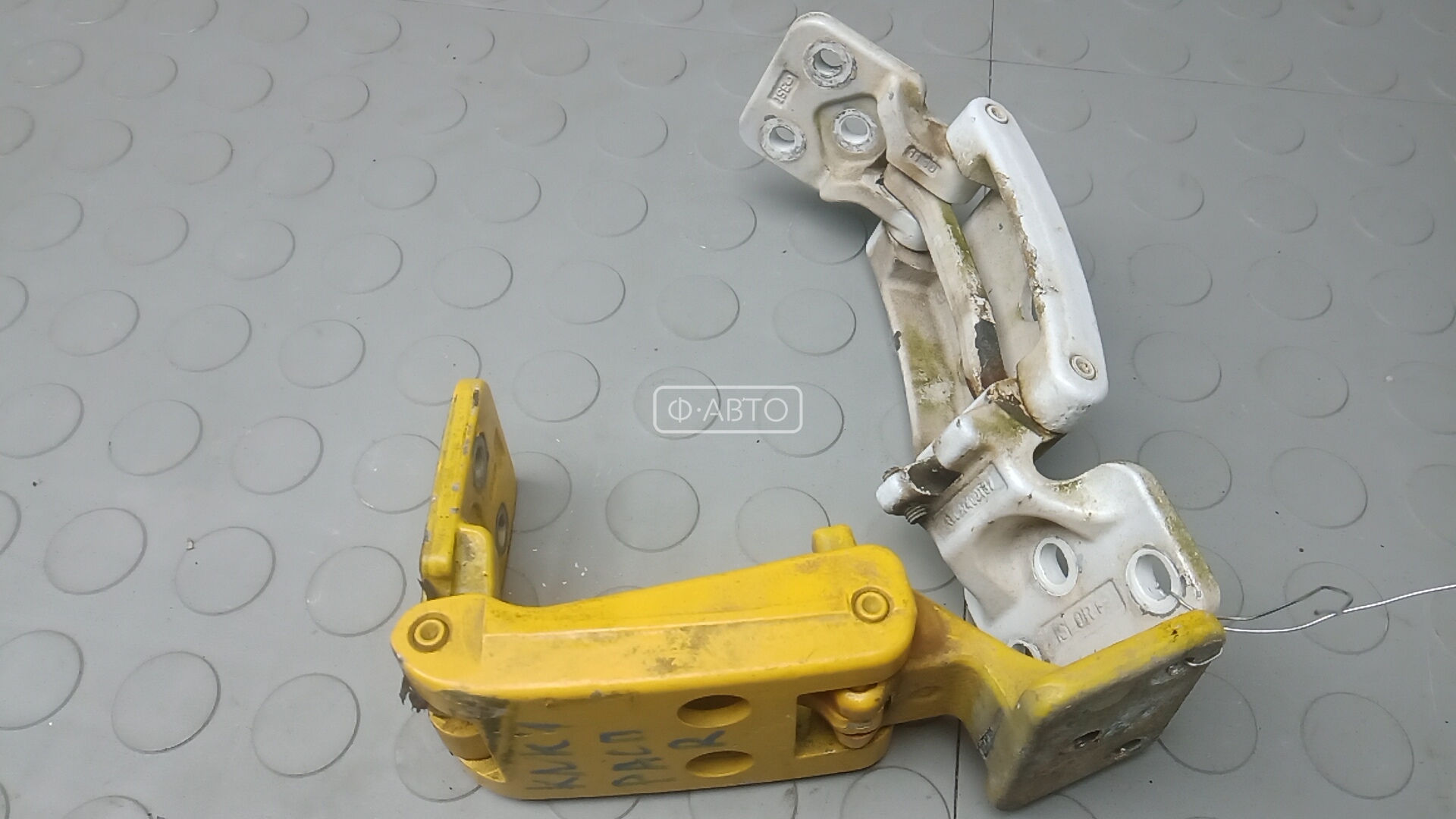 Петля двери распашной правой