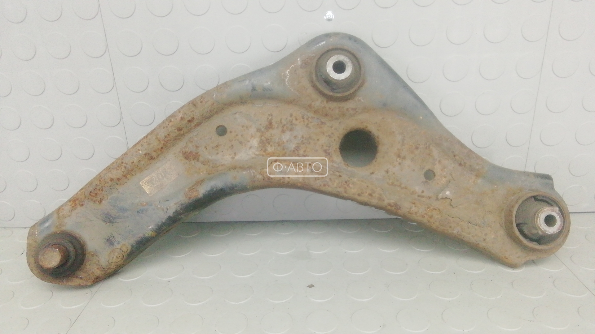 Рычаг передний верхний левый