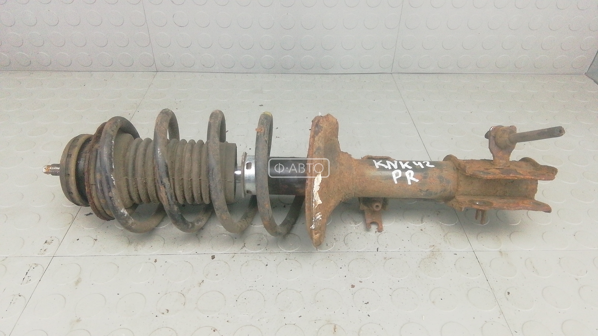 Стойка передняя правая