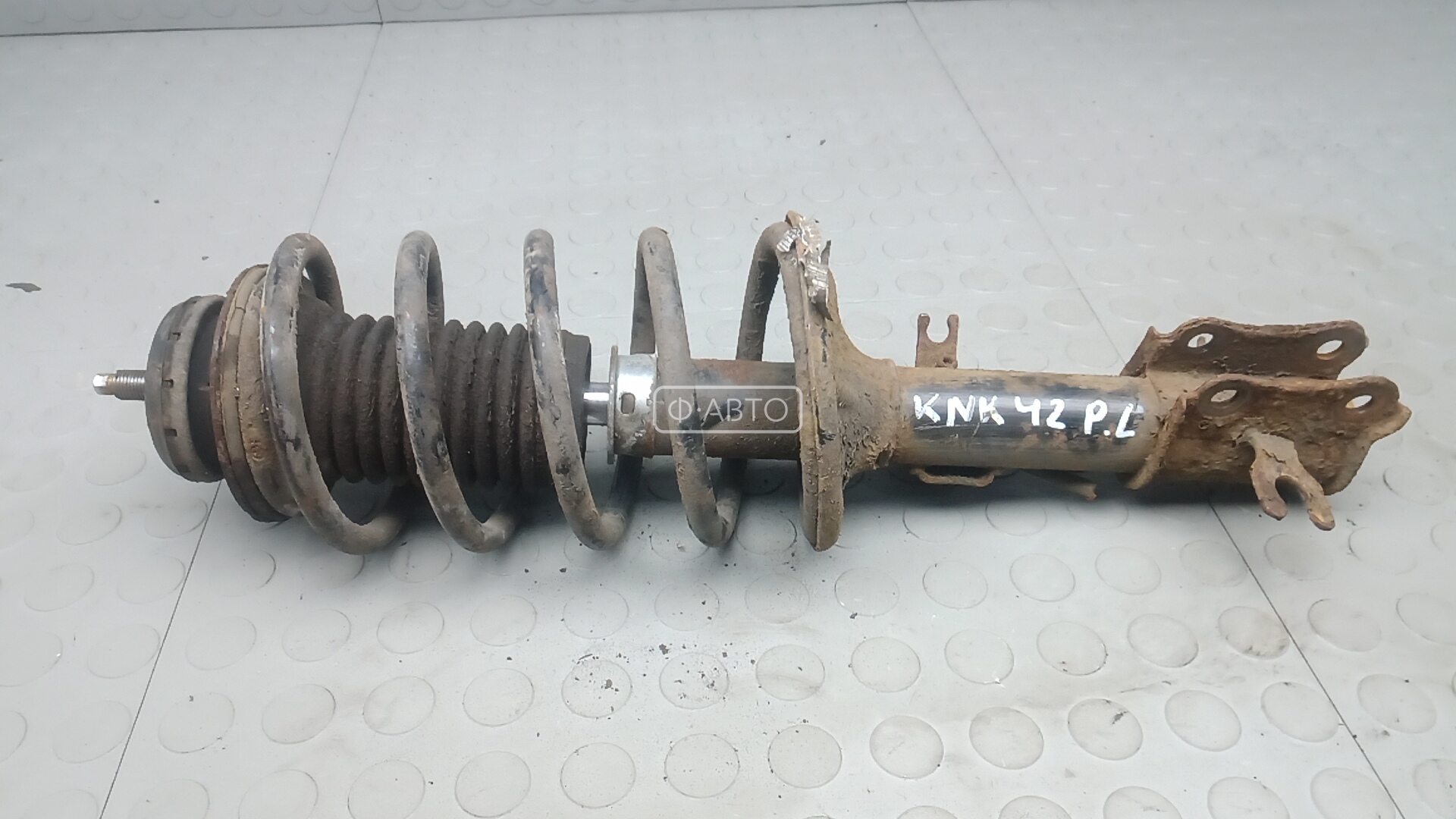 Стойка передняя левая