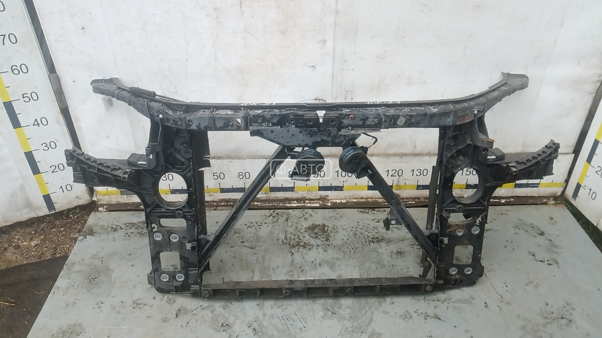 Передняя панель крепления облицовки (телевизор)