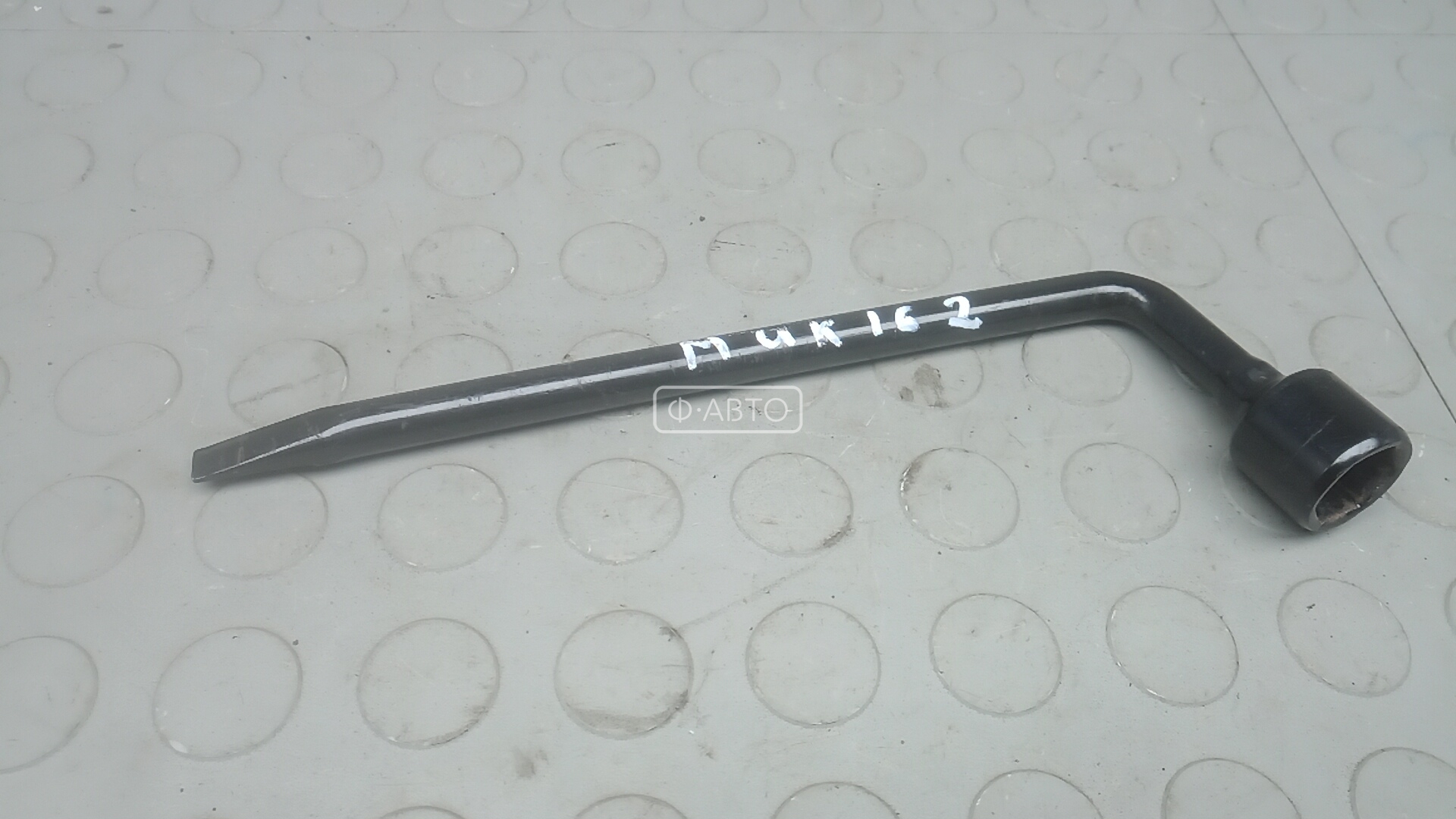 Ключ колесный