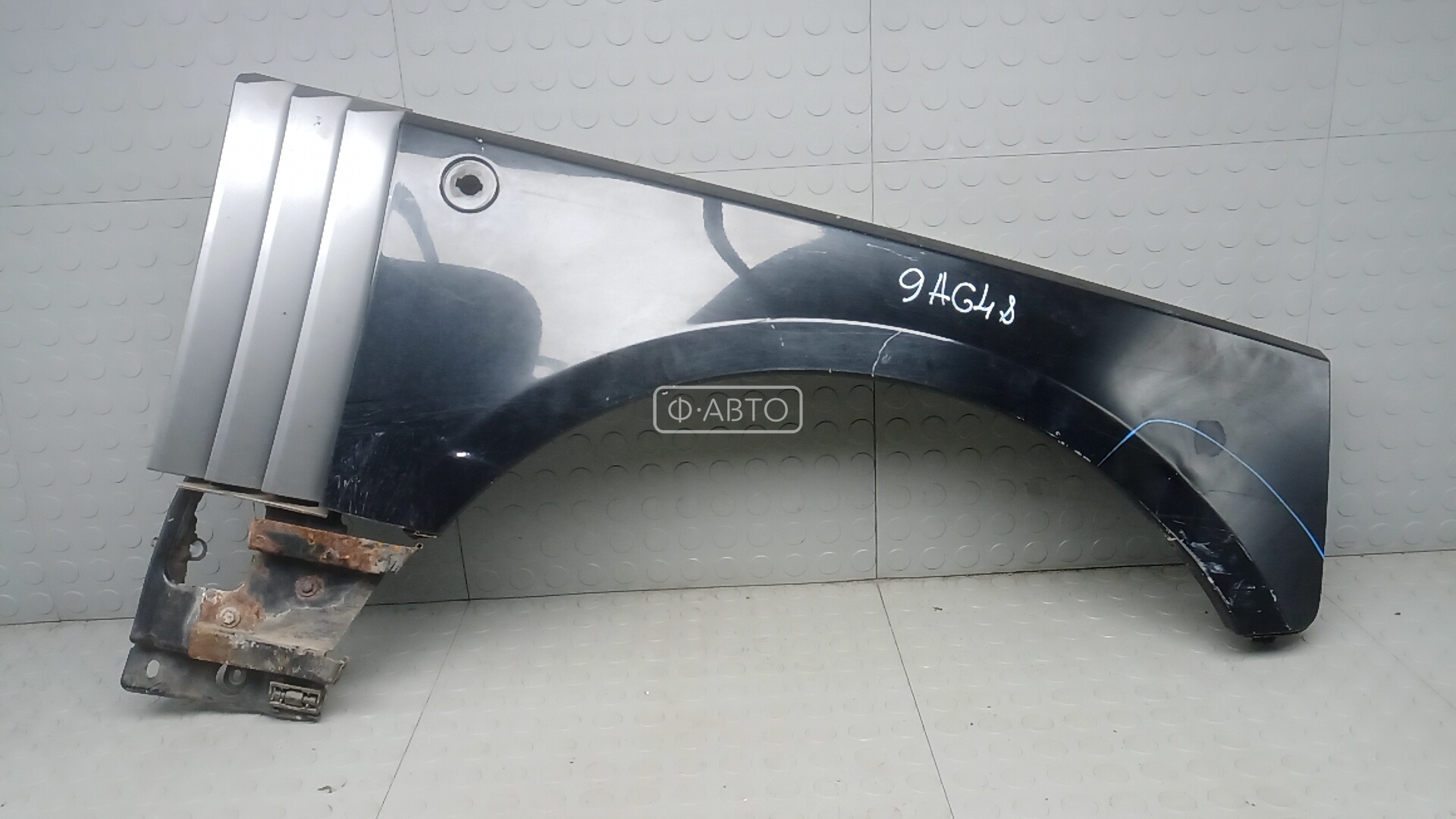 Крыло переднее правое