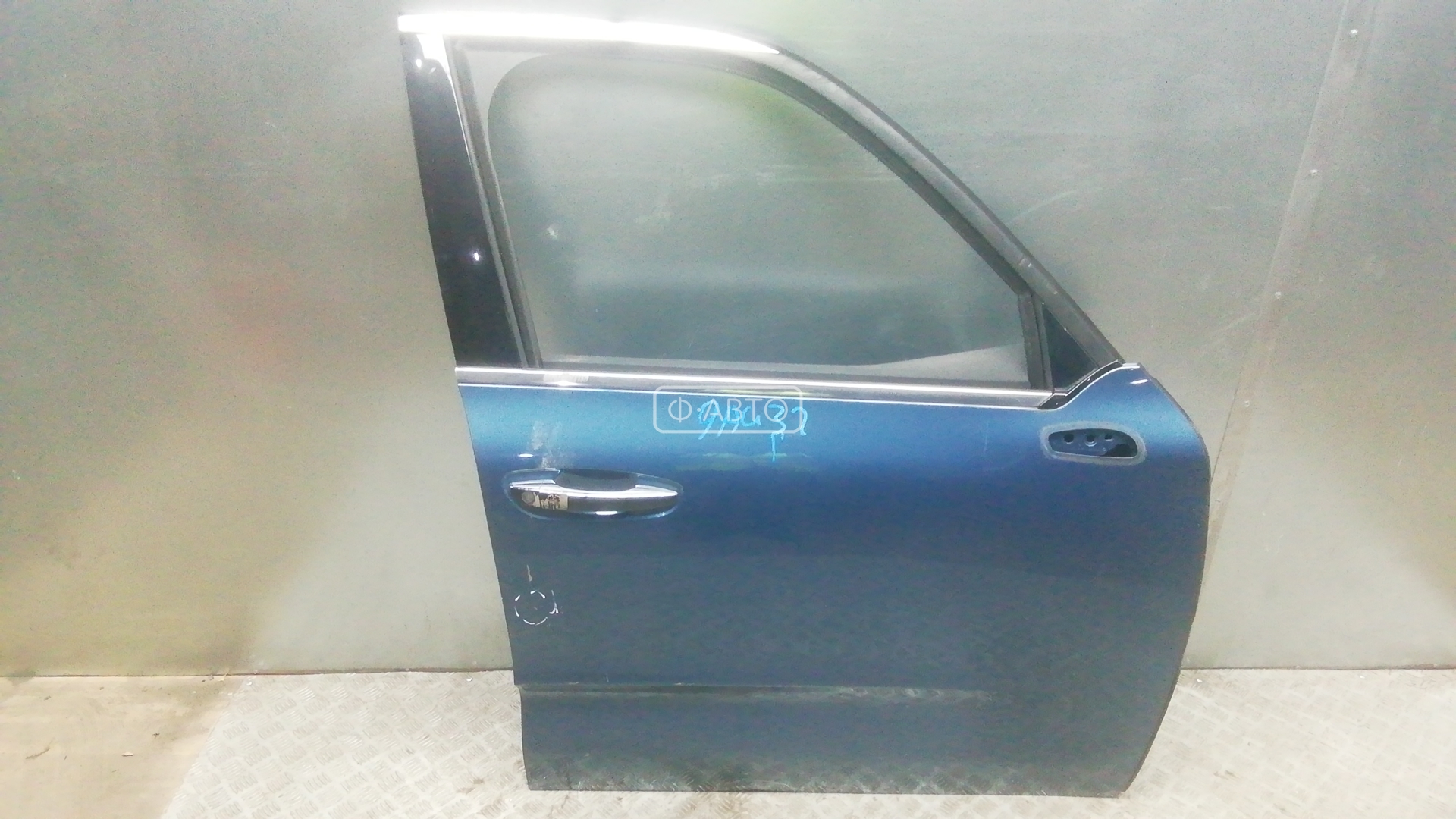 Дверь передняя правая