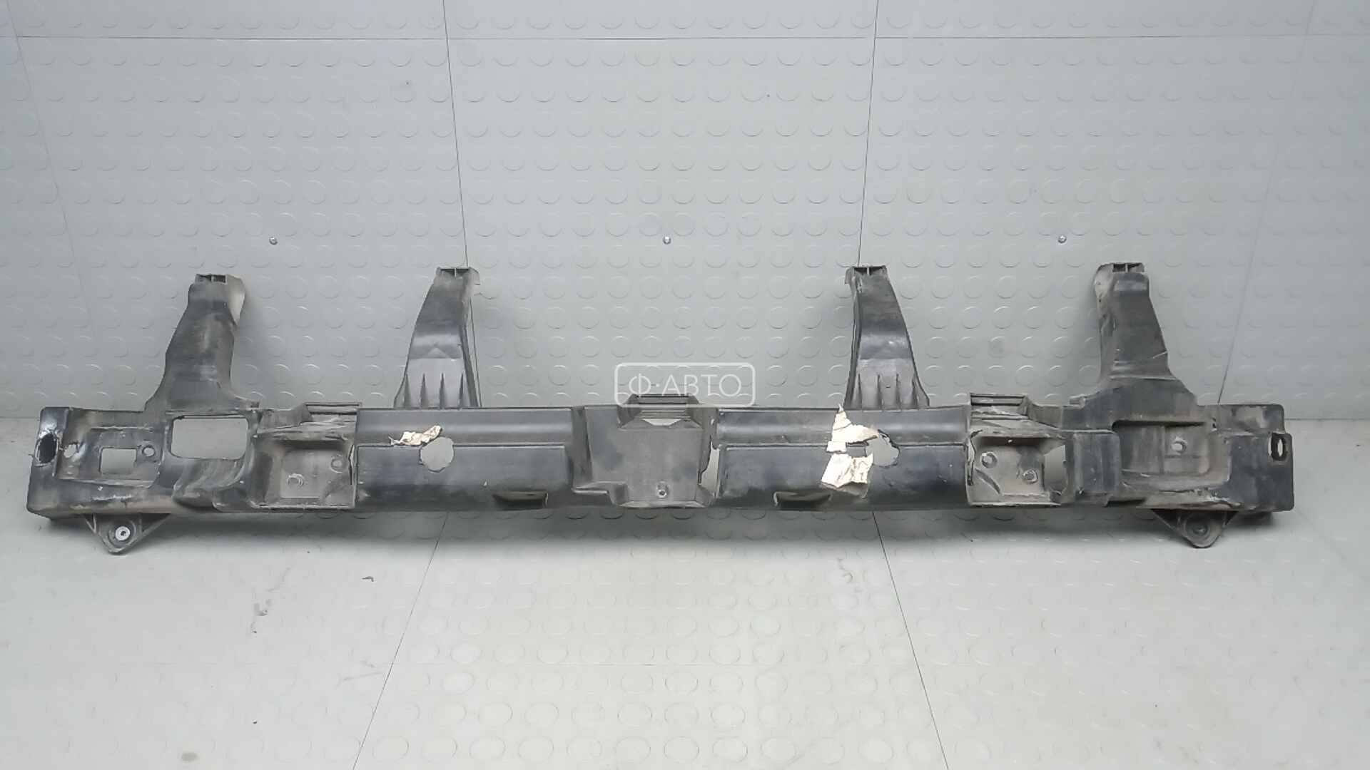 Крепление бампера заднее