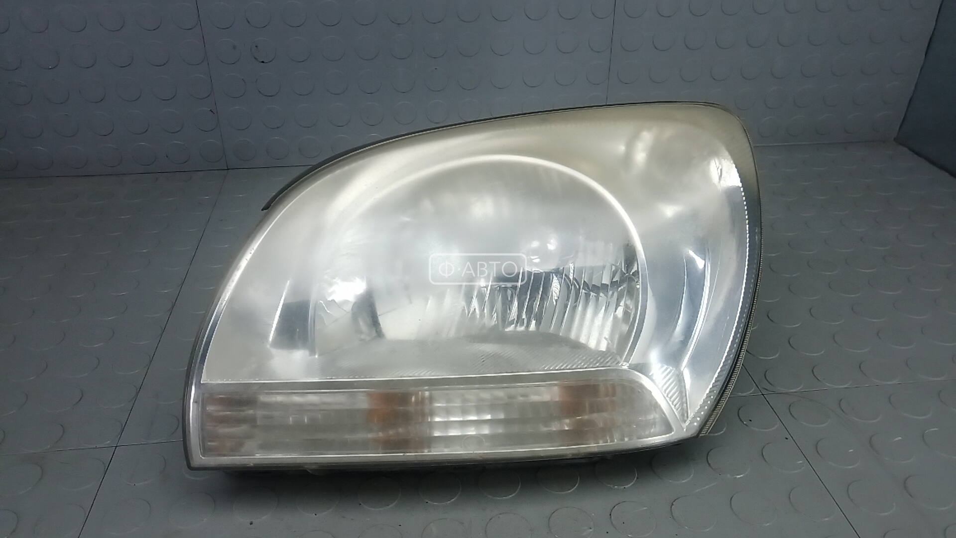 Фара левая