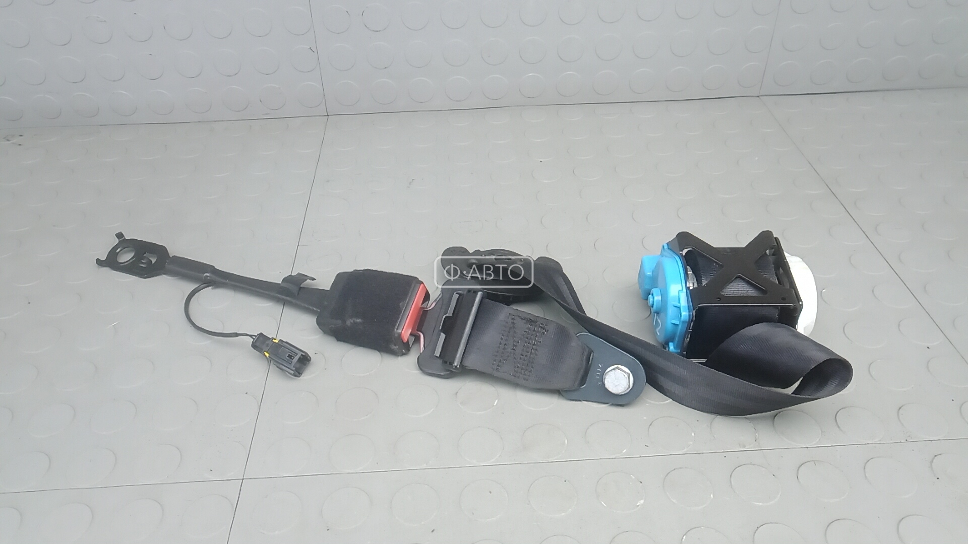 Ремень безопасности с пиропатроном сиденья заднего