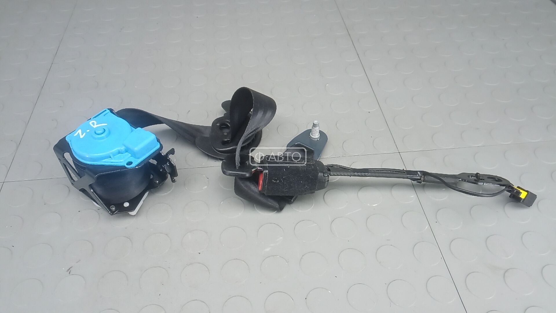 Ремень безопасности с пиропатроном сиденья заднего