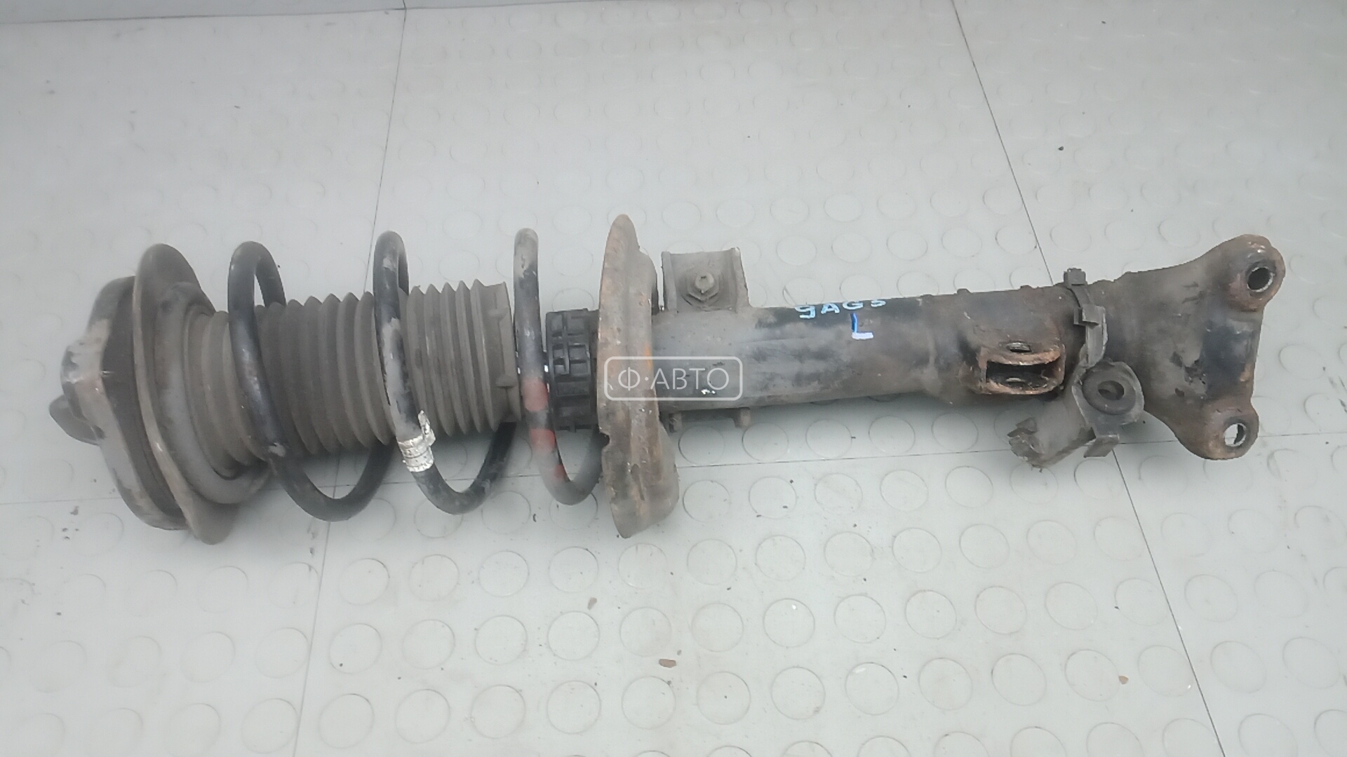 Стойка передняя левая