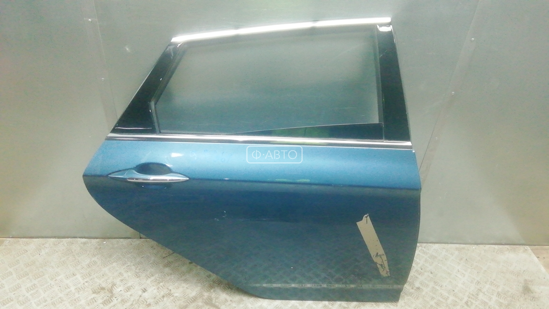 Дверь задняя правая