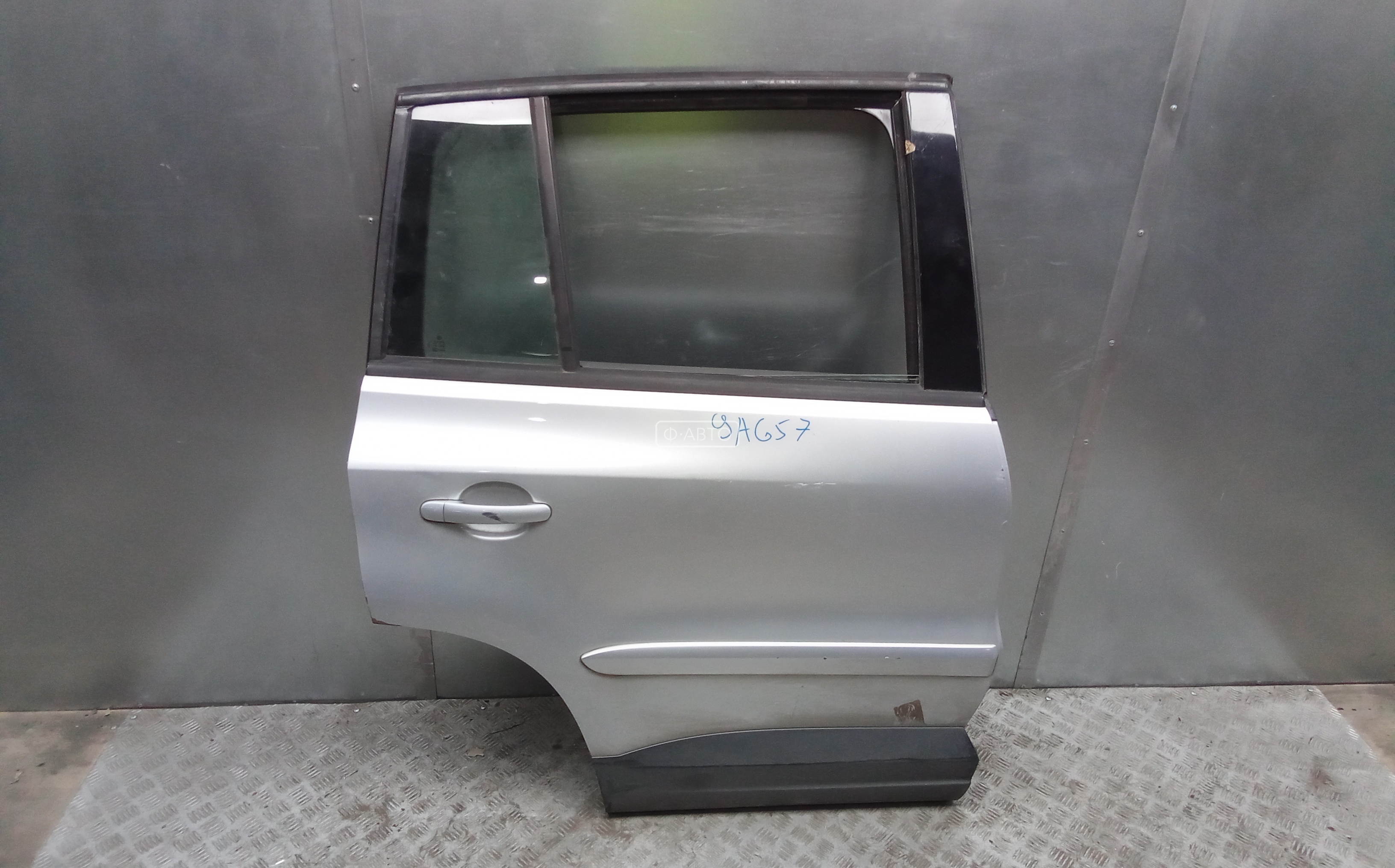 Дверь задняя правая