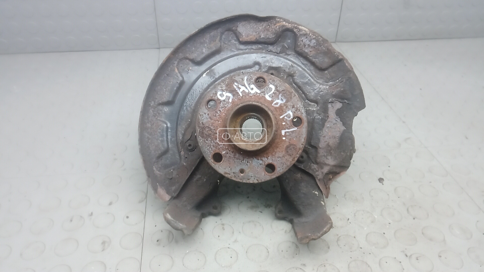 Ступица передняя левая