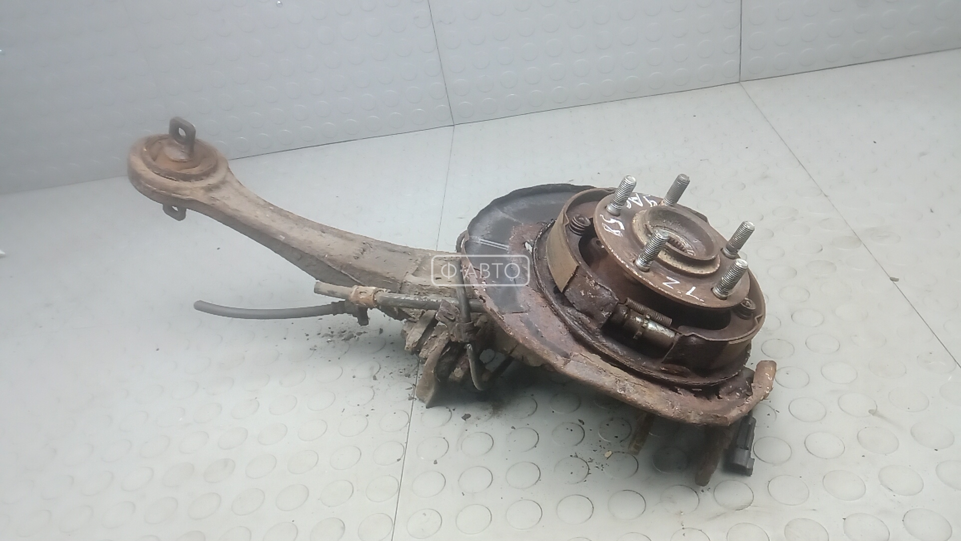 Ступица задняя левая