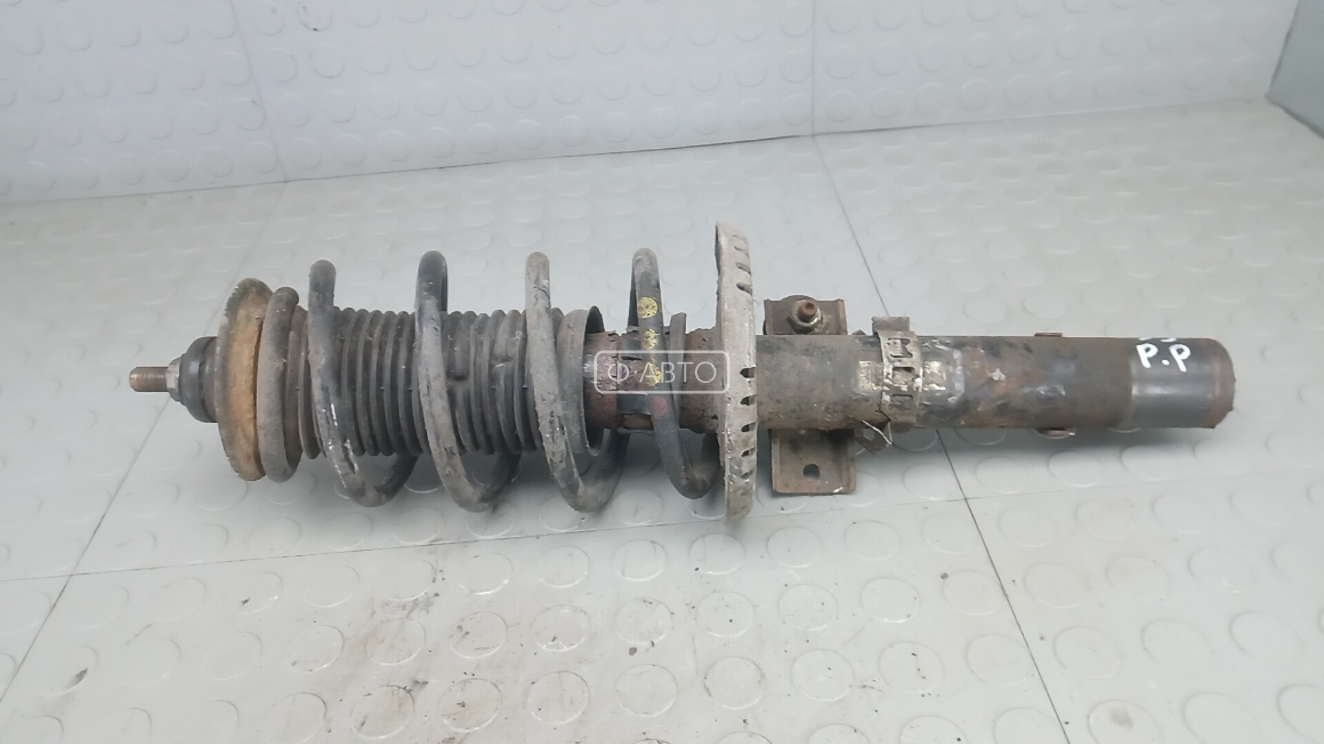 Стойка передняя правая