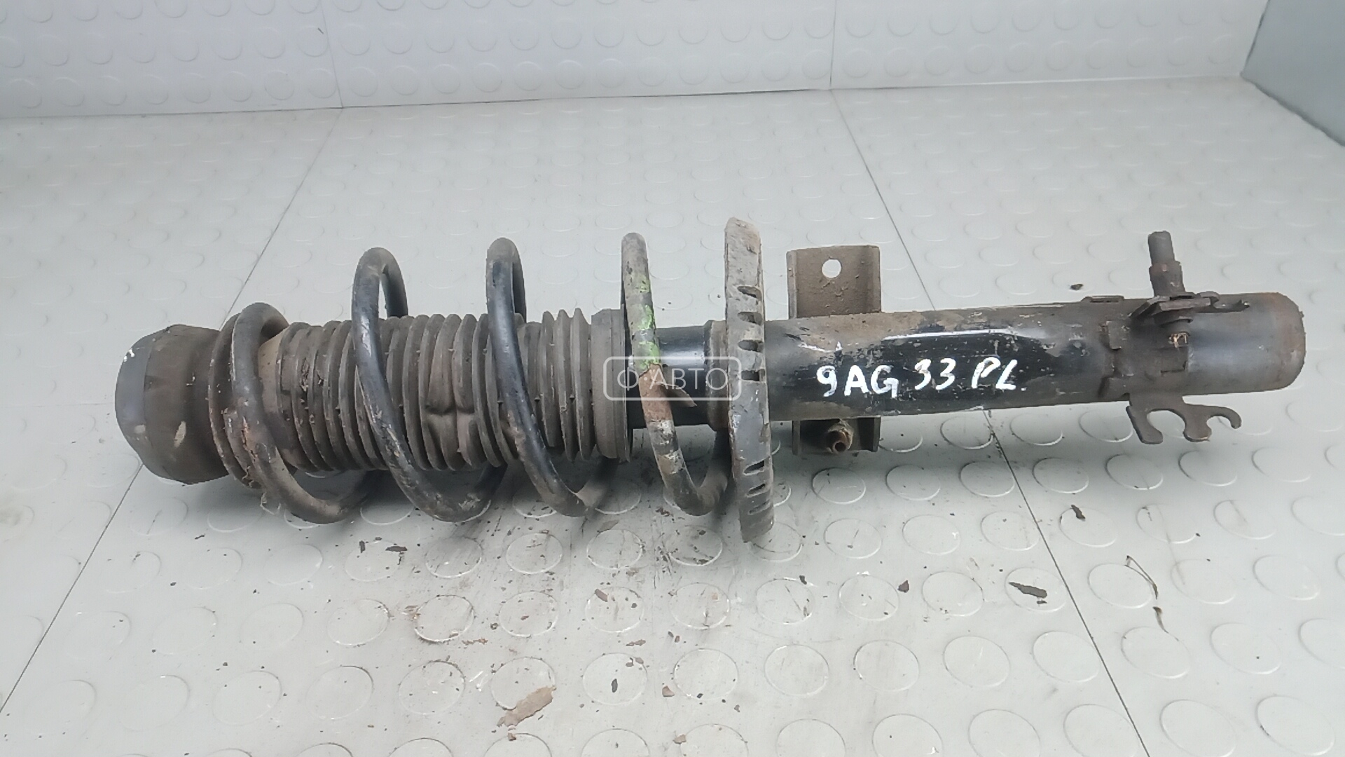 Стойка передняя левая