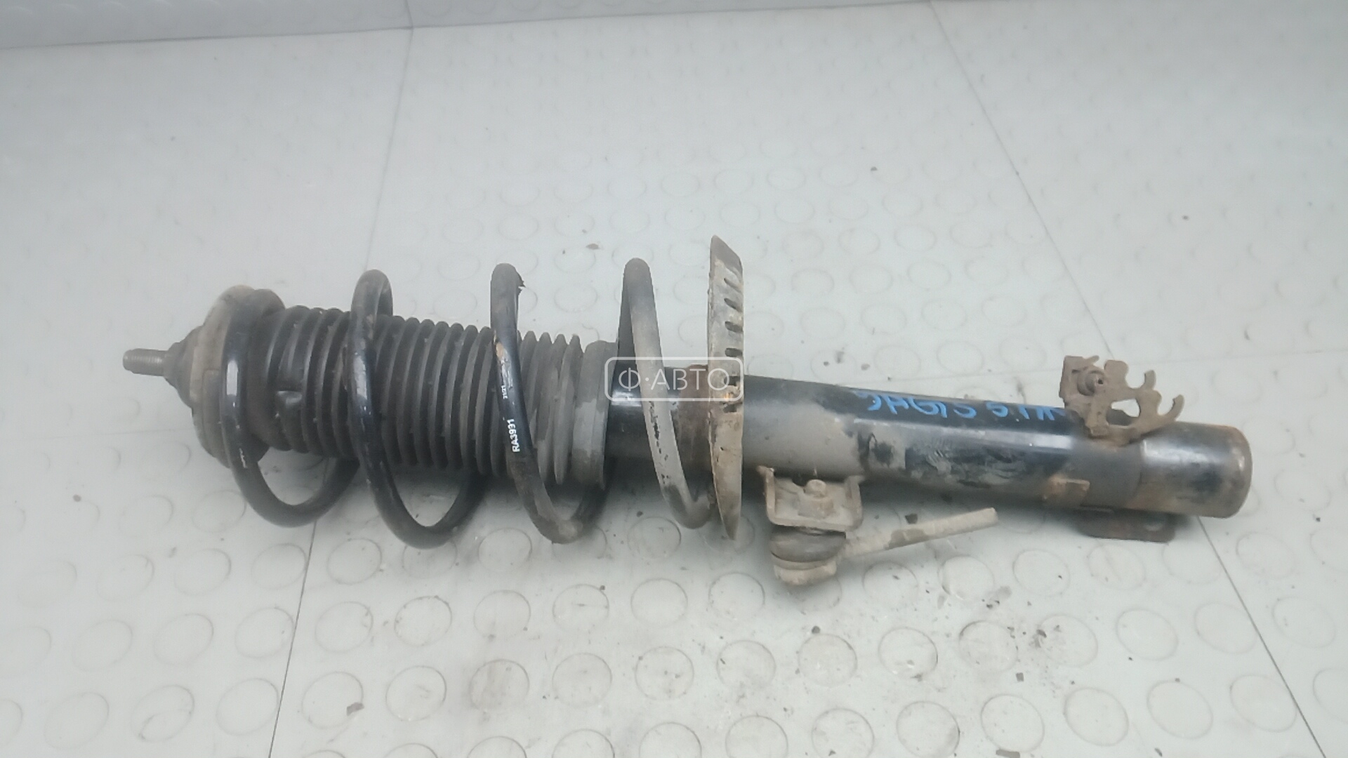 Стойка передняя левая