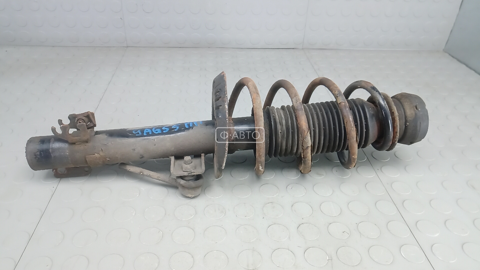 Стойка передняя правая