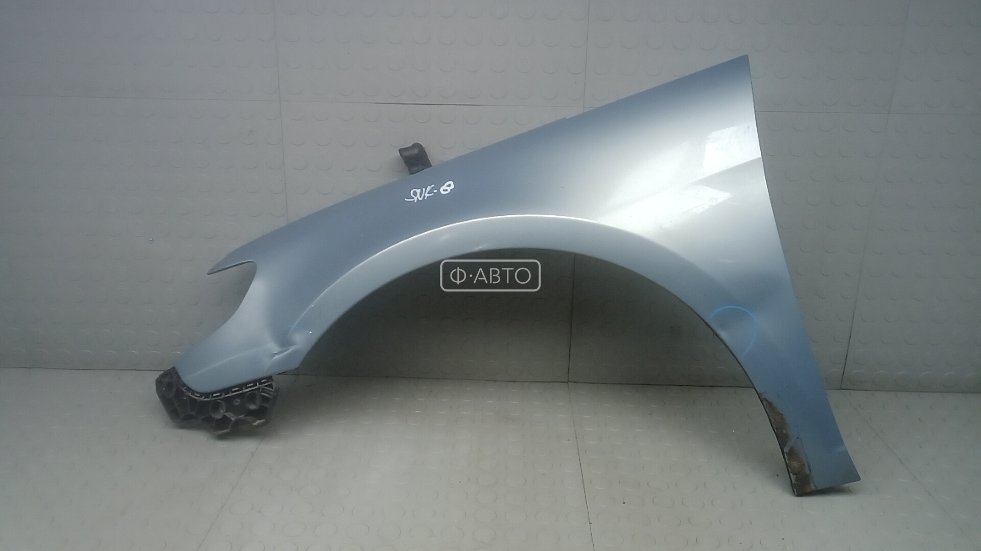 Крыло переднее левое