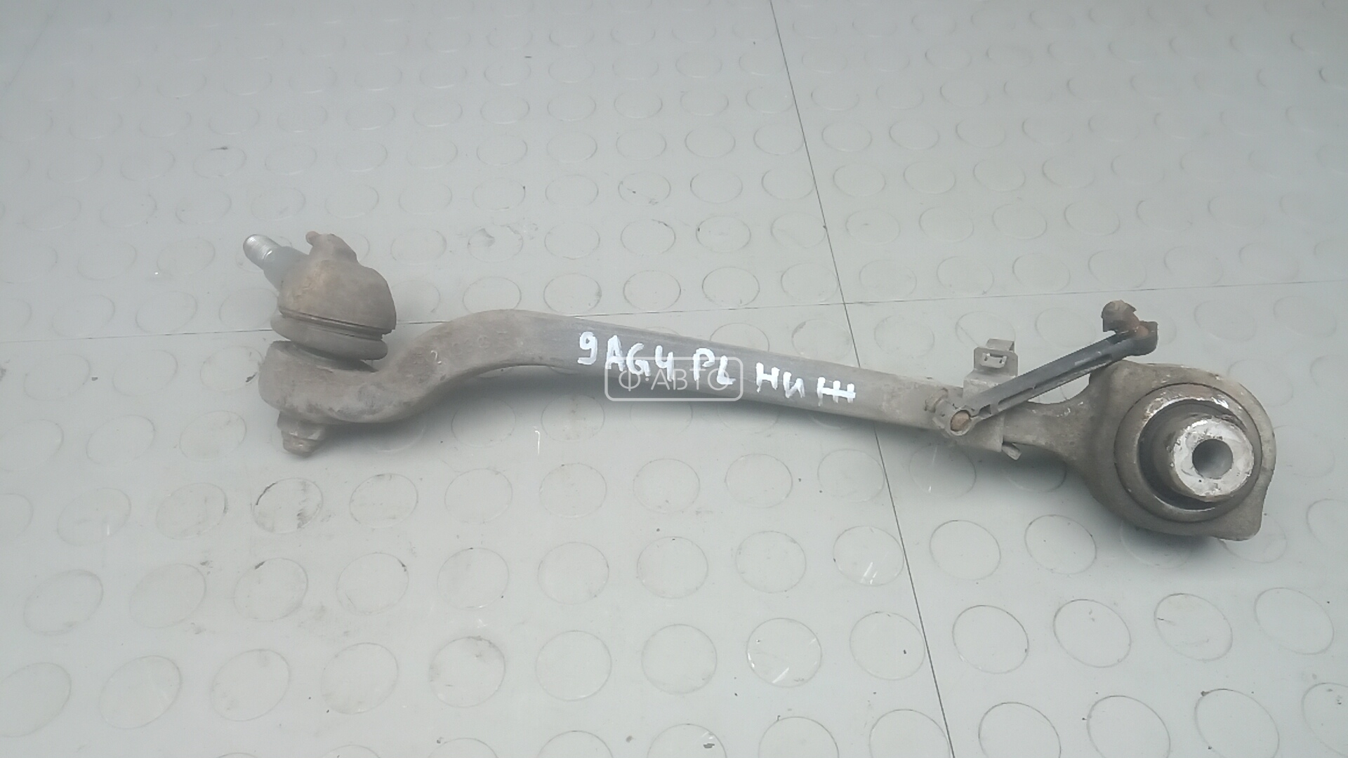 Рычаг передний нижний левый