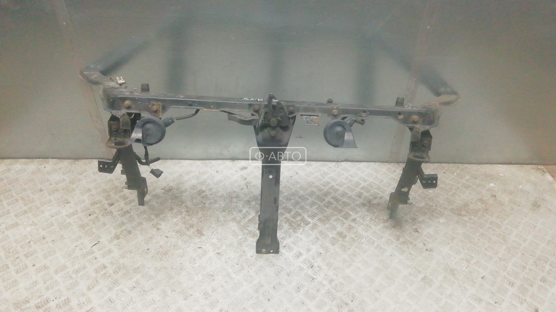 Передняя панель крепления облицовки (телевизор)