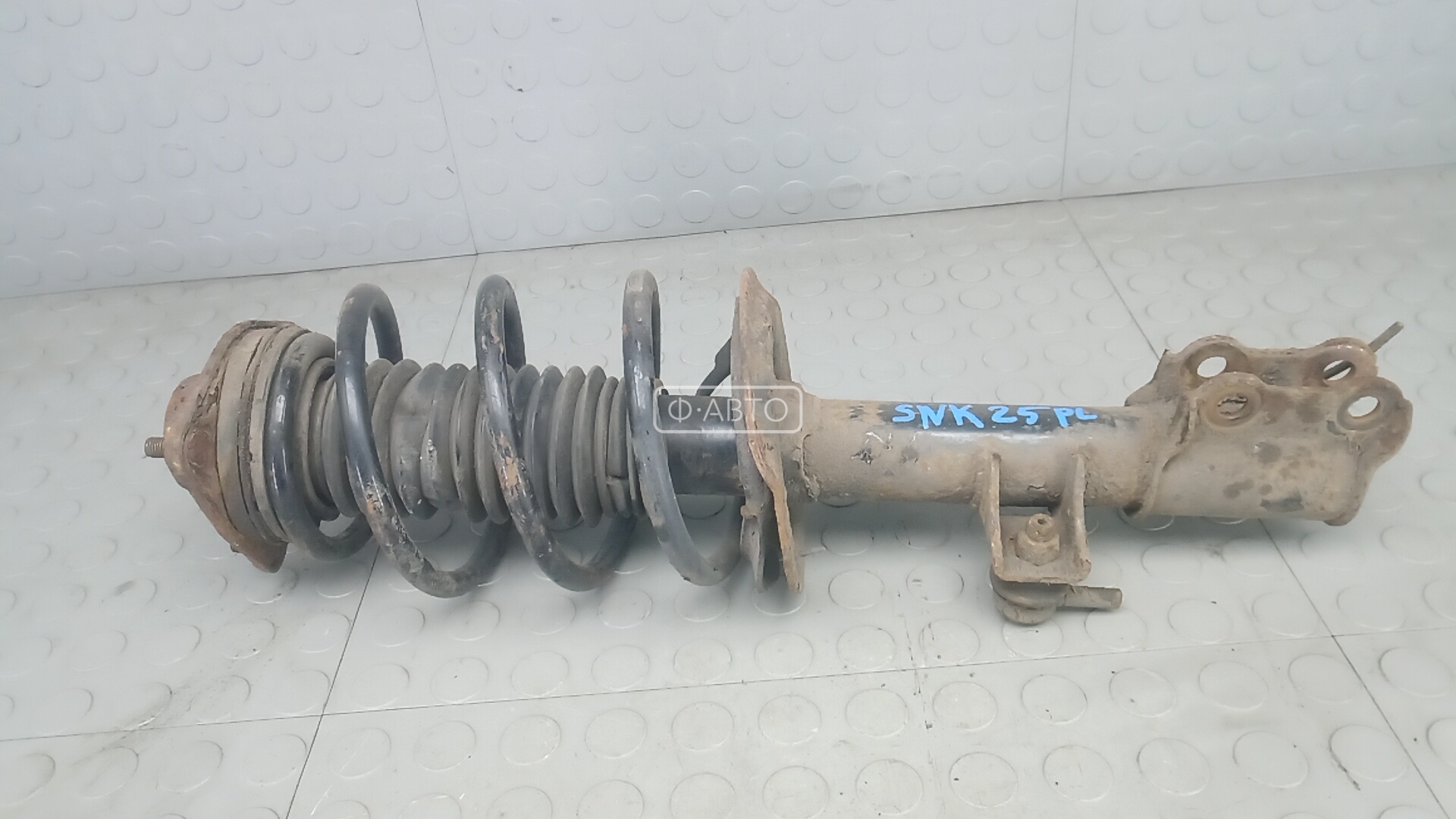 Стойка передняя левая