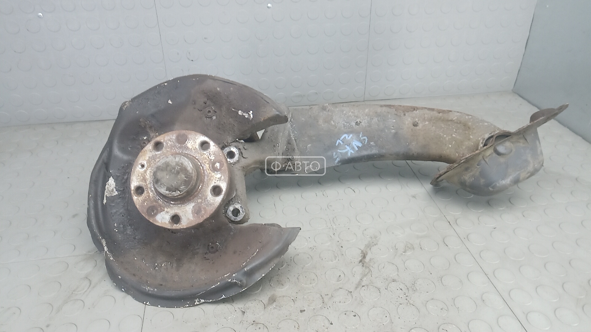 Ступица задняя левая