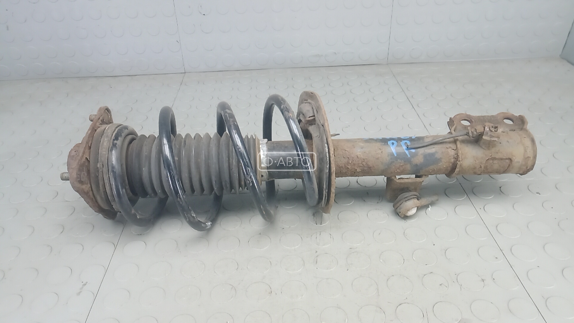 Стойка передняя правая